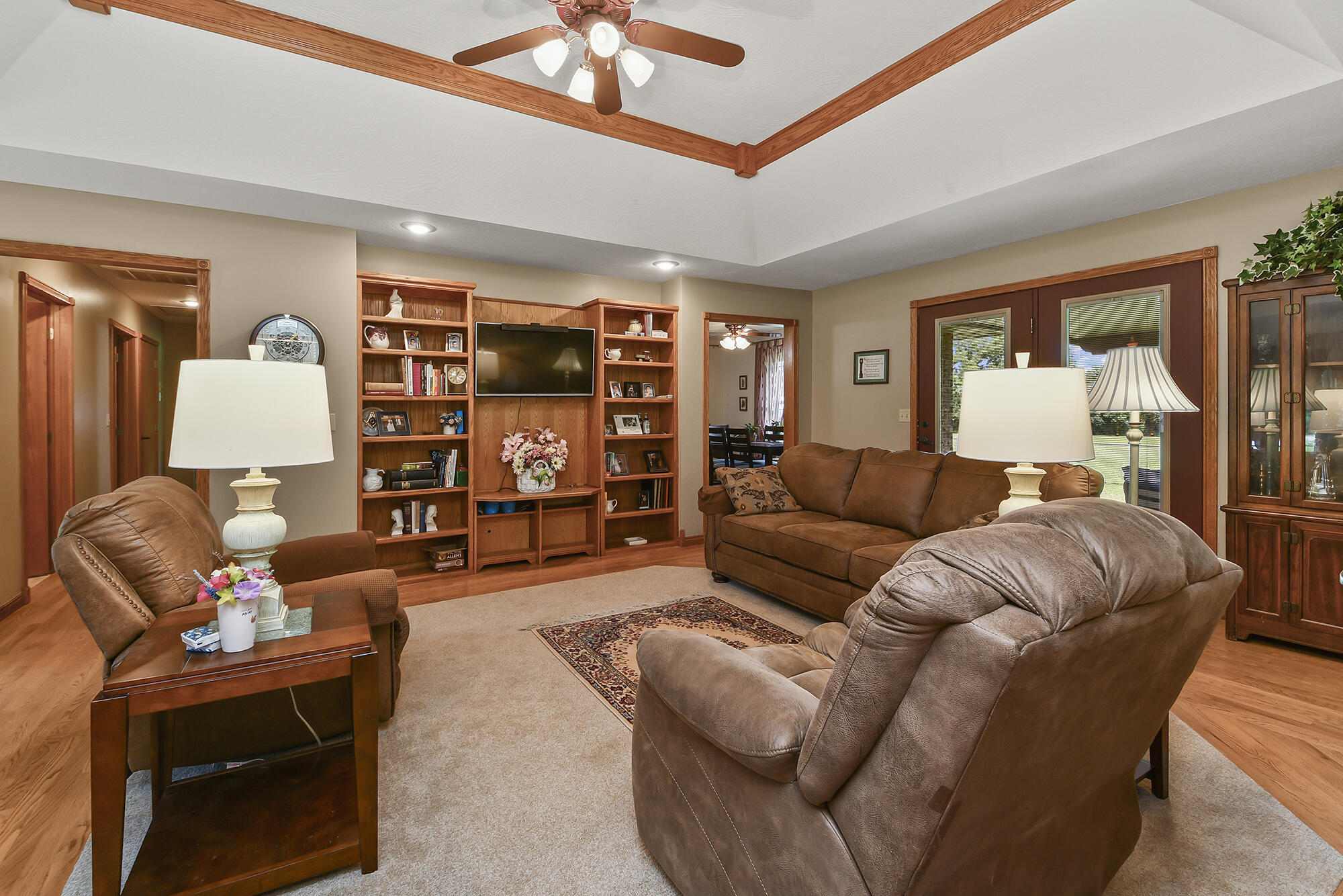 615 West Mchenry Avenue Property Photo 15