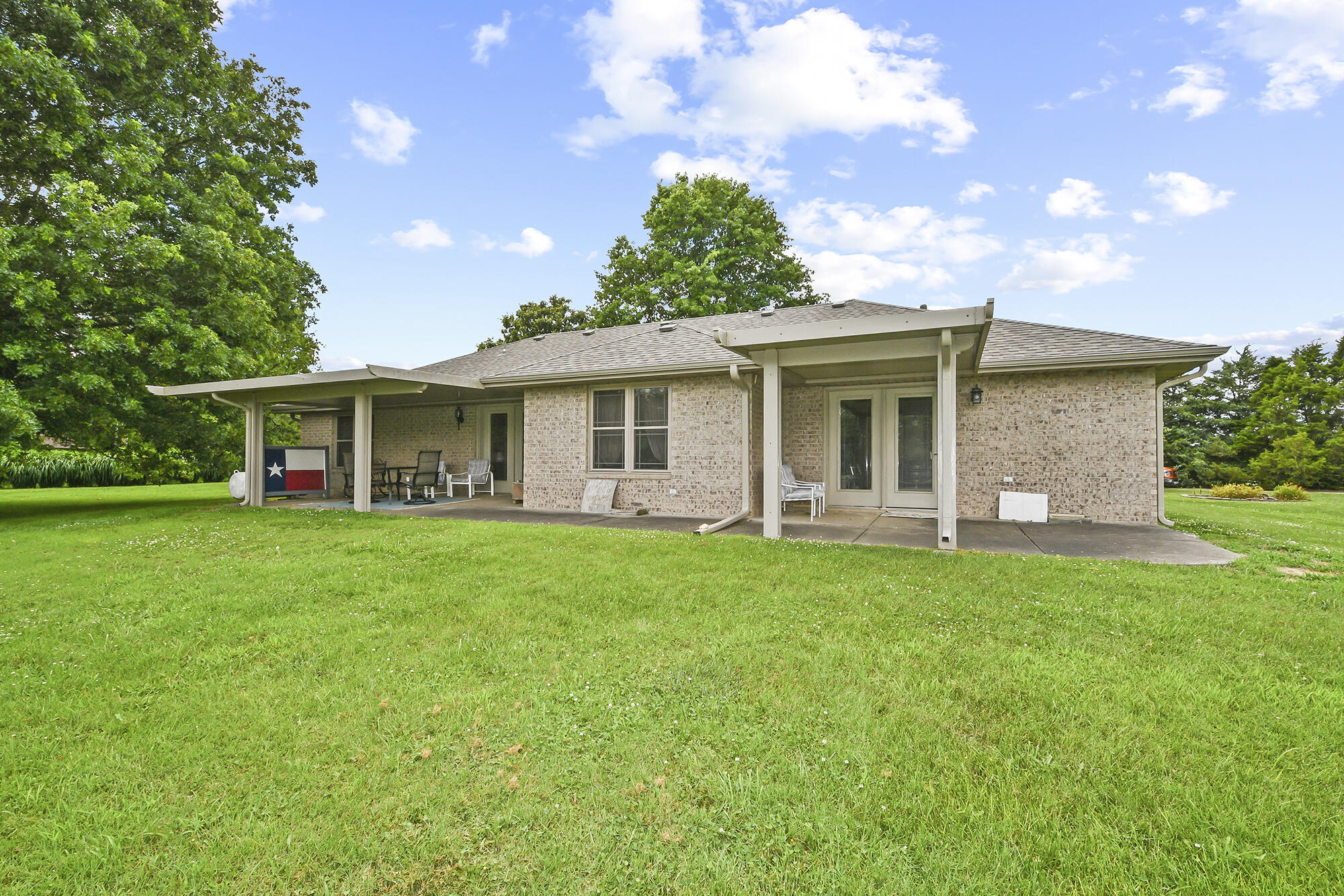 615 West Mchenry Avenue Property Photo 47