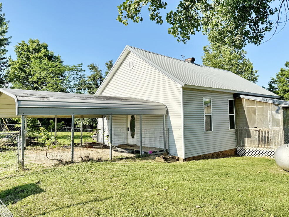 30011 East Fairview Road Property Photo 2