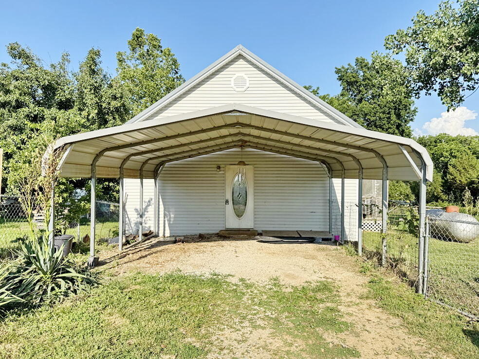 30011 East Fairview Road Property Photo 3