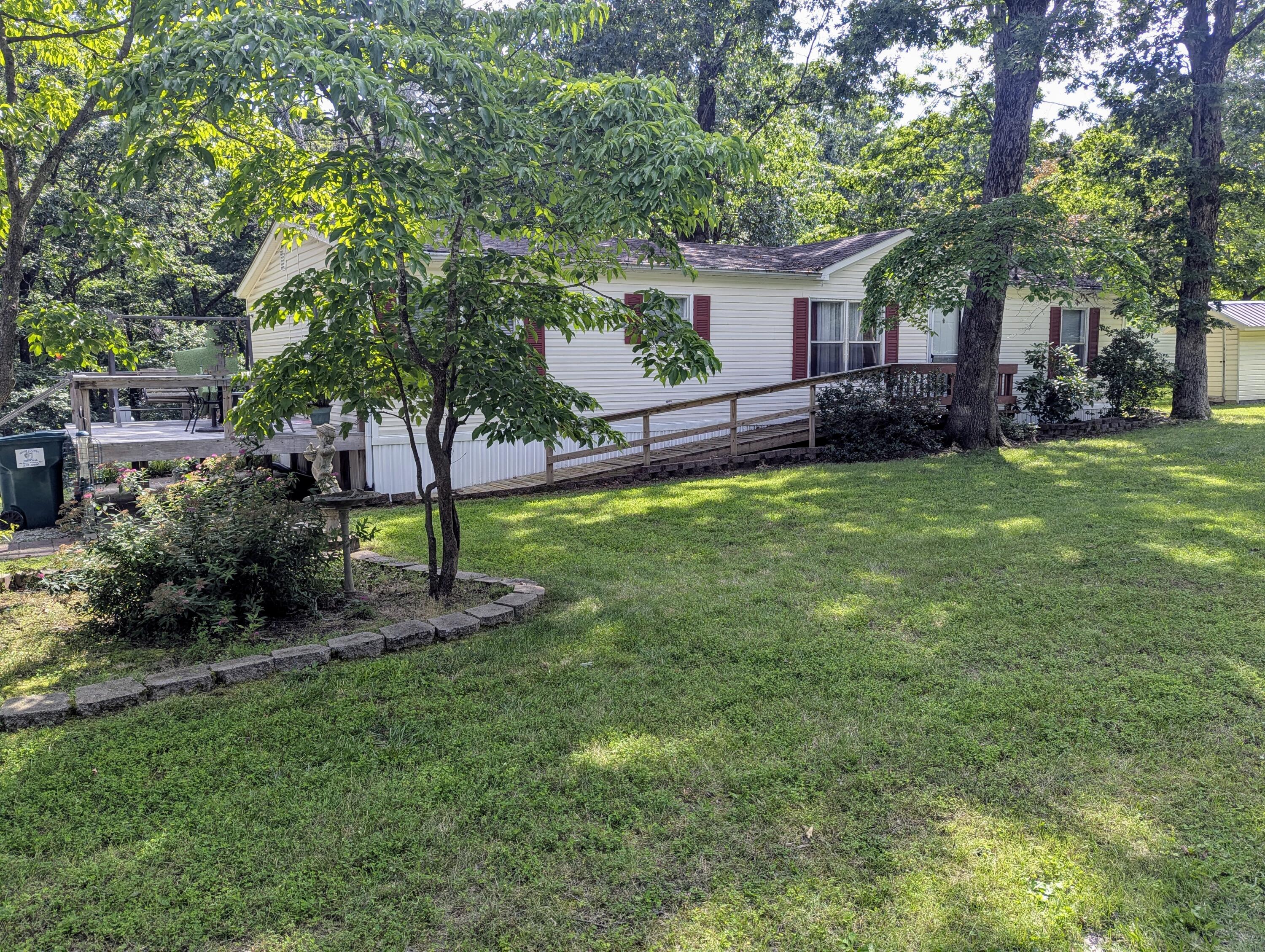 186 Hillbilly Drive Property Photo 2