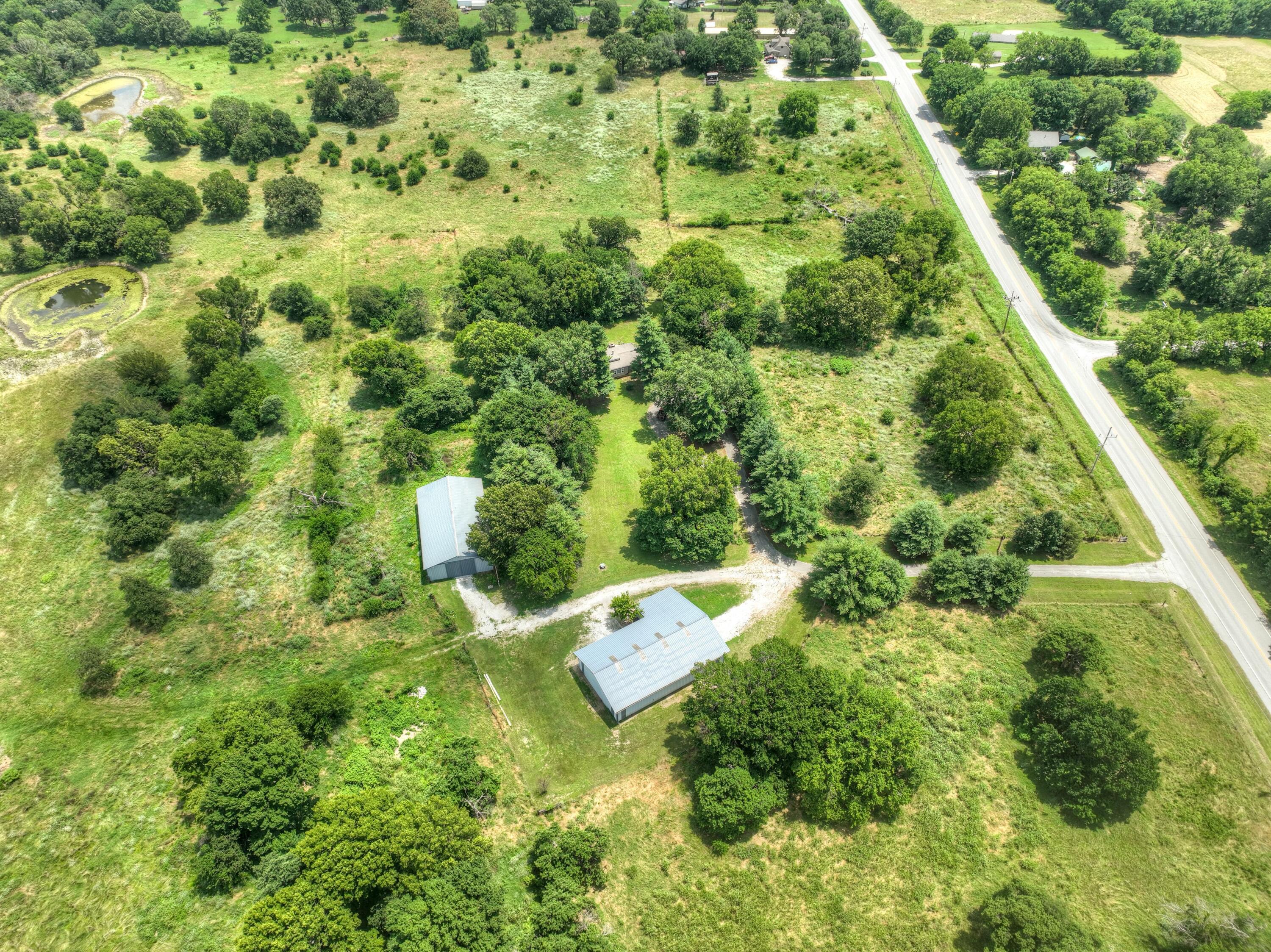19107 Fir Road Property Photo 2