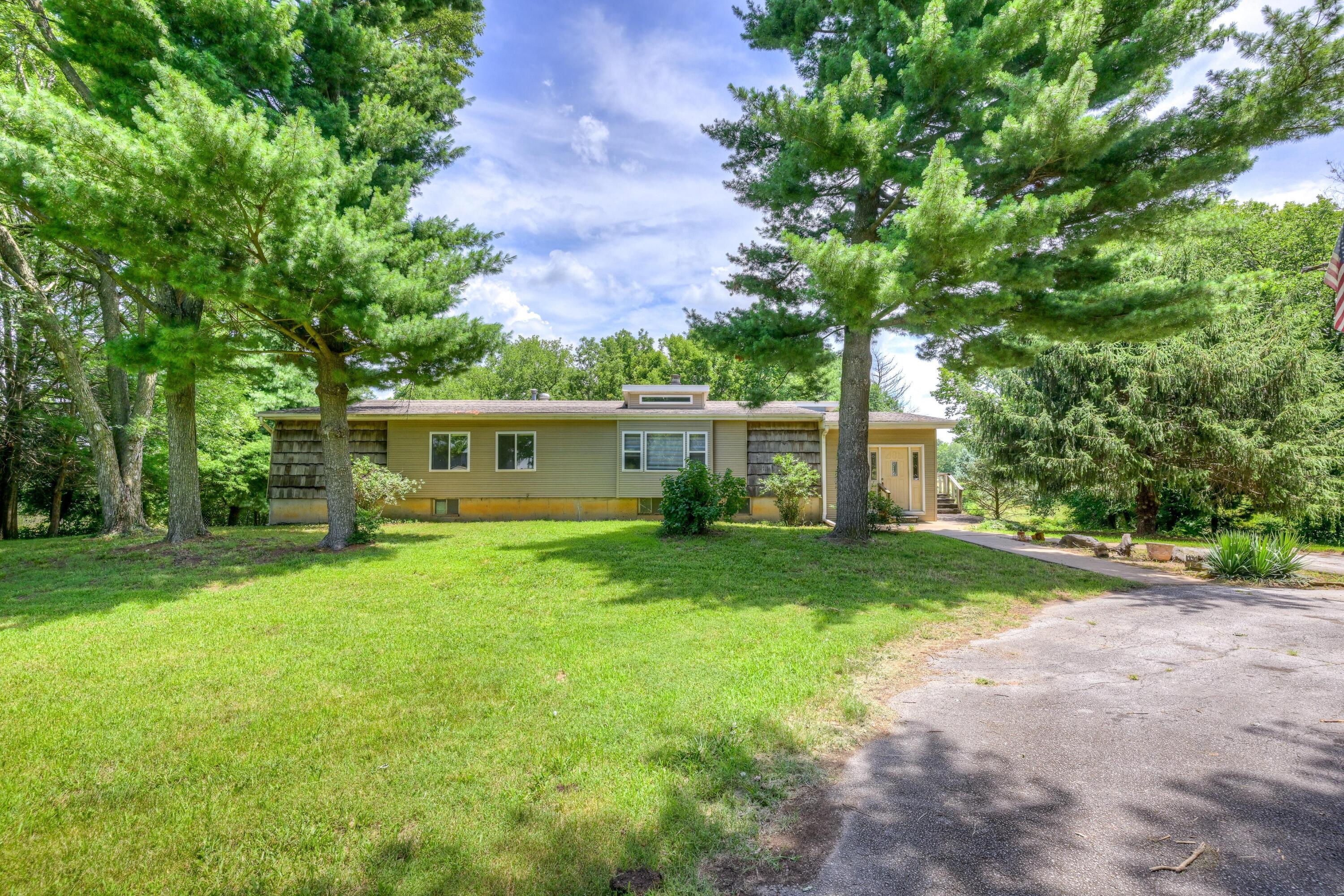 19107 Fir Road Property Photo 3