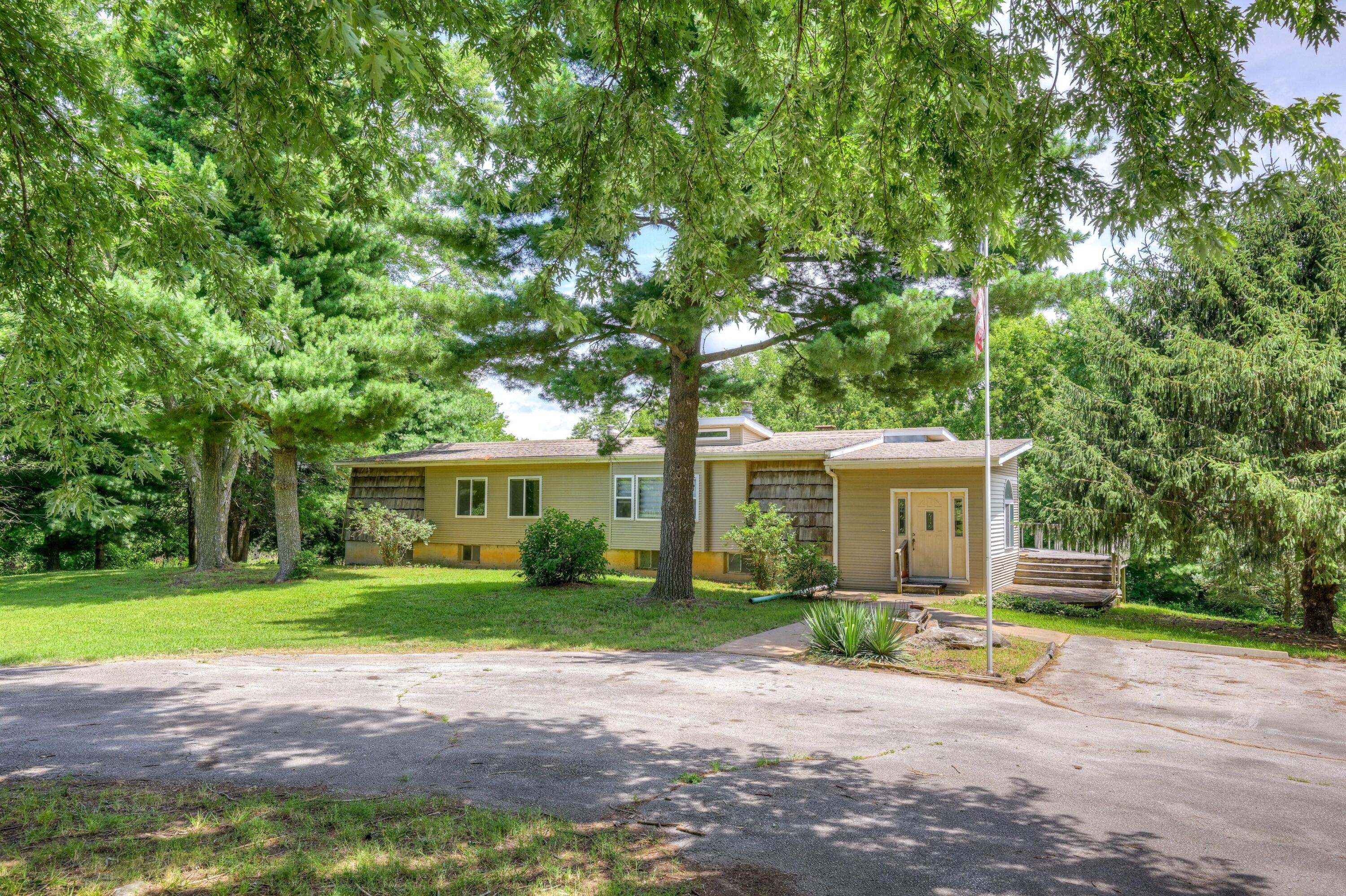 19107 Fir Road Property Photo 4