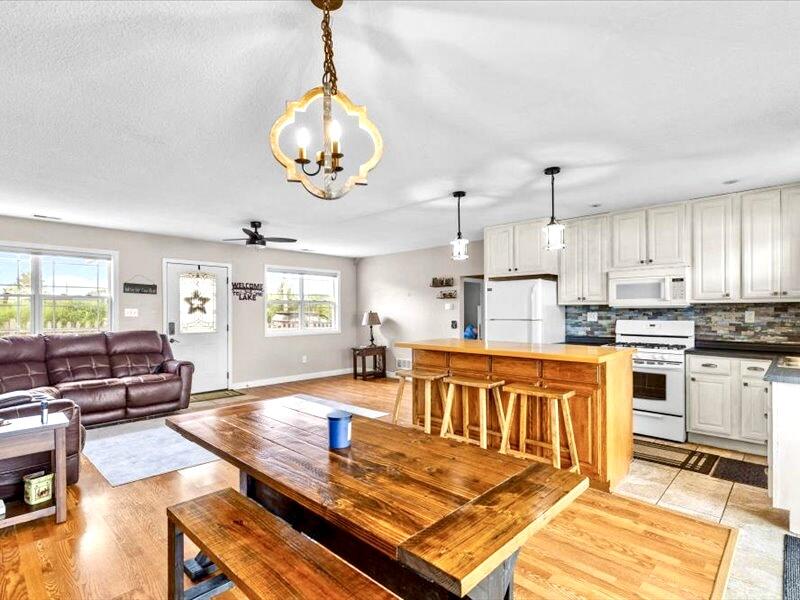367 Flagstone Road Property Photo 16