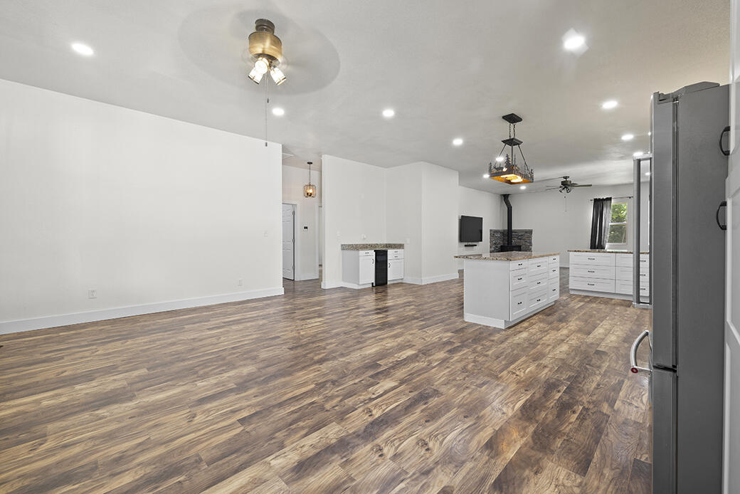4095 Jasmine Drive Property Photo 8