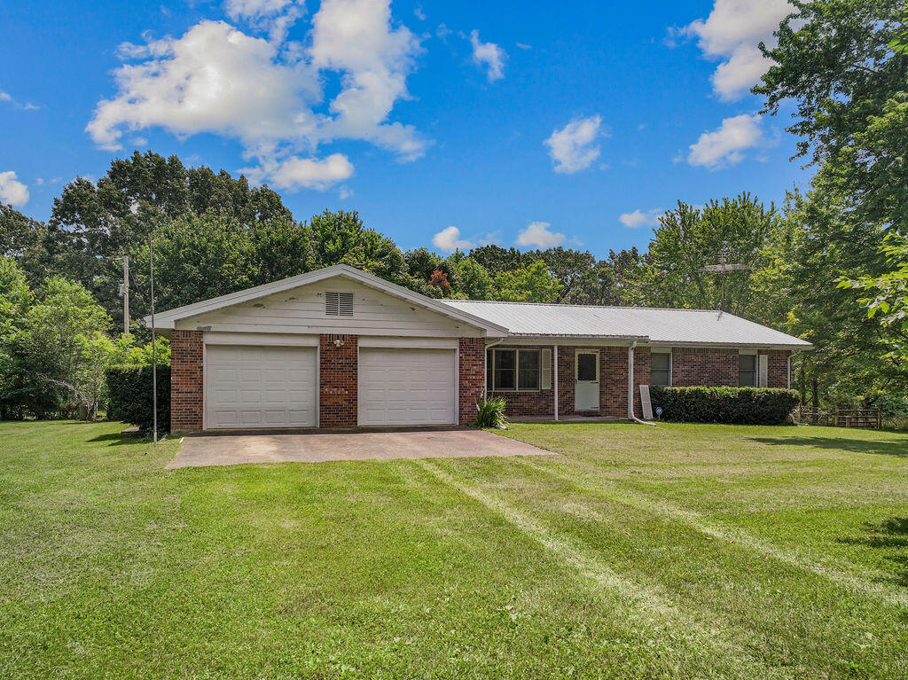 10242 County Road 7690 Property Photo 1