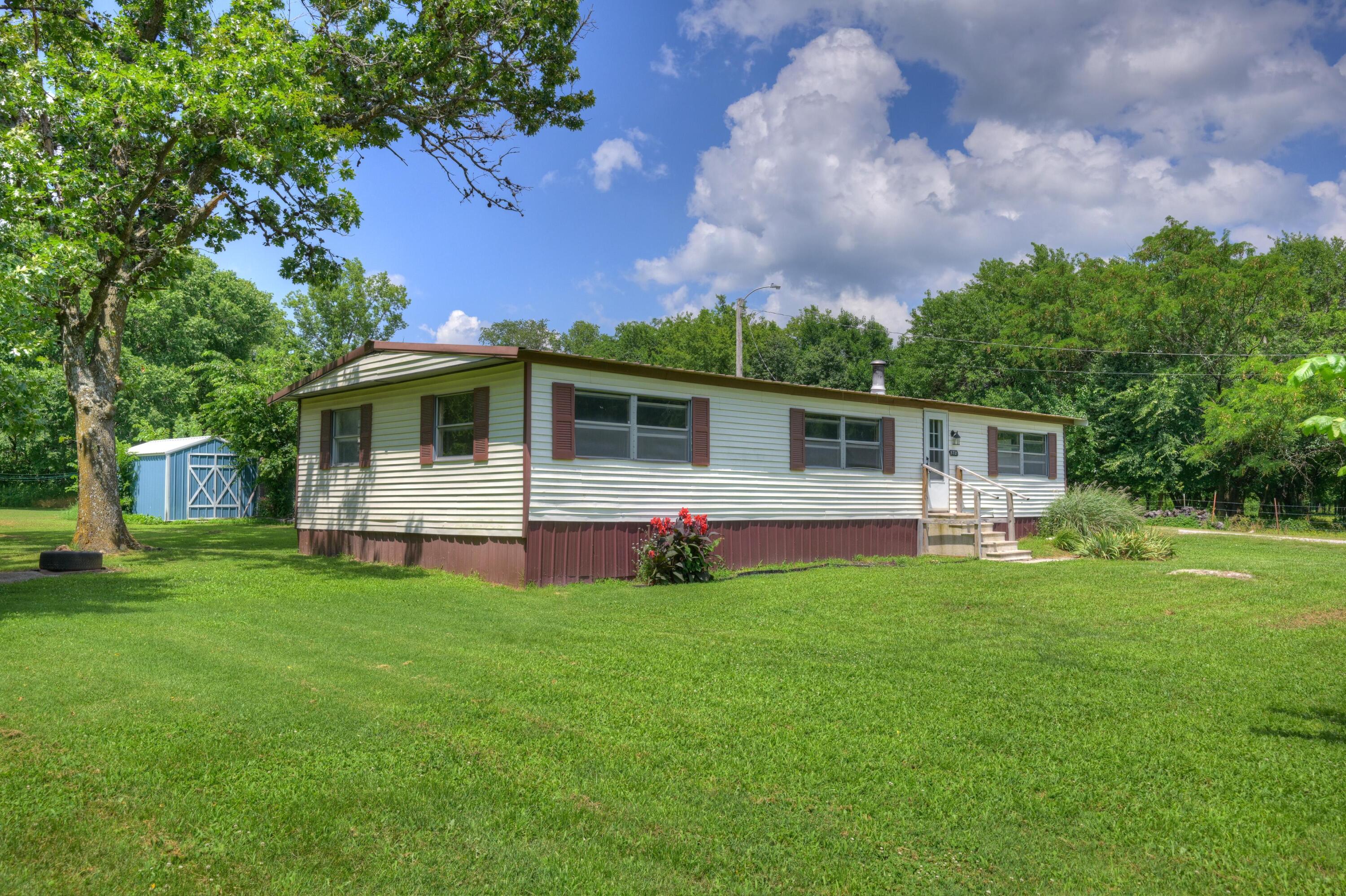 9721 Elm Road Property Photo 4