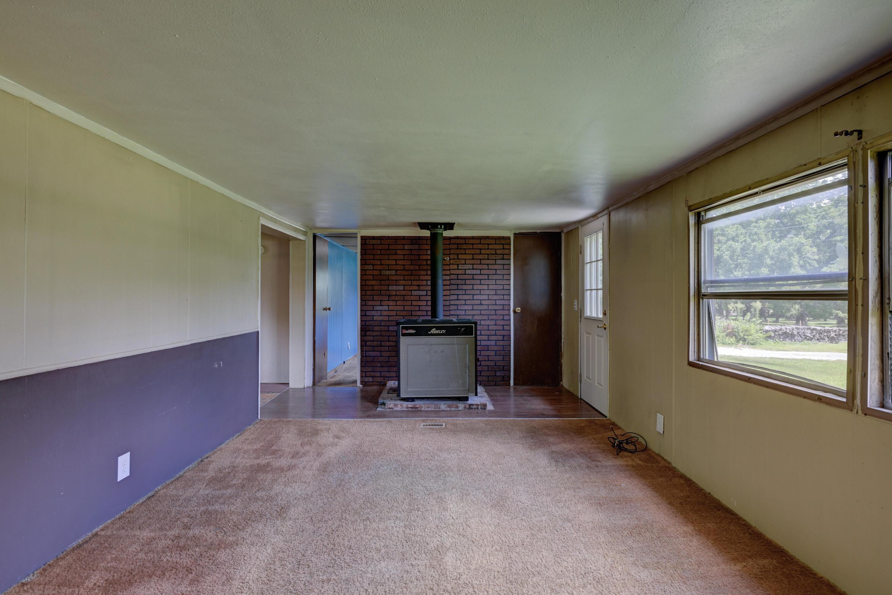 9721 Elm Road Property Photo 7