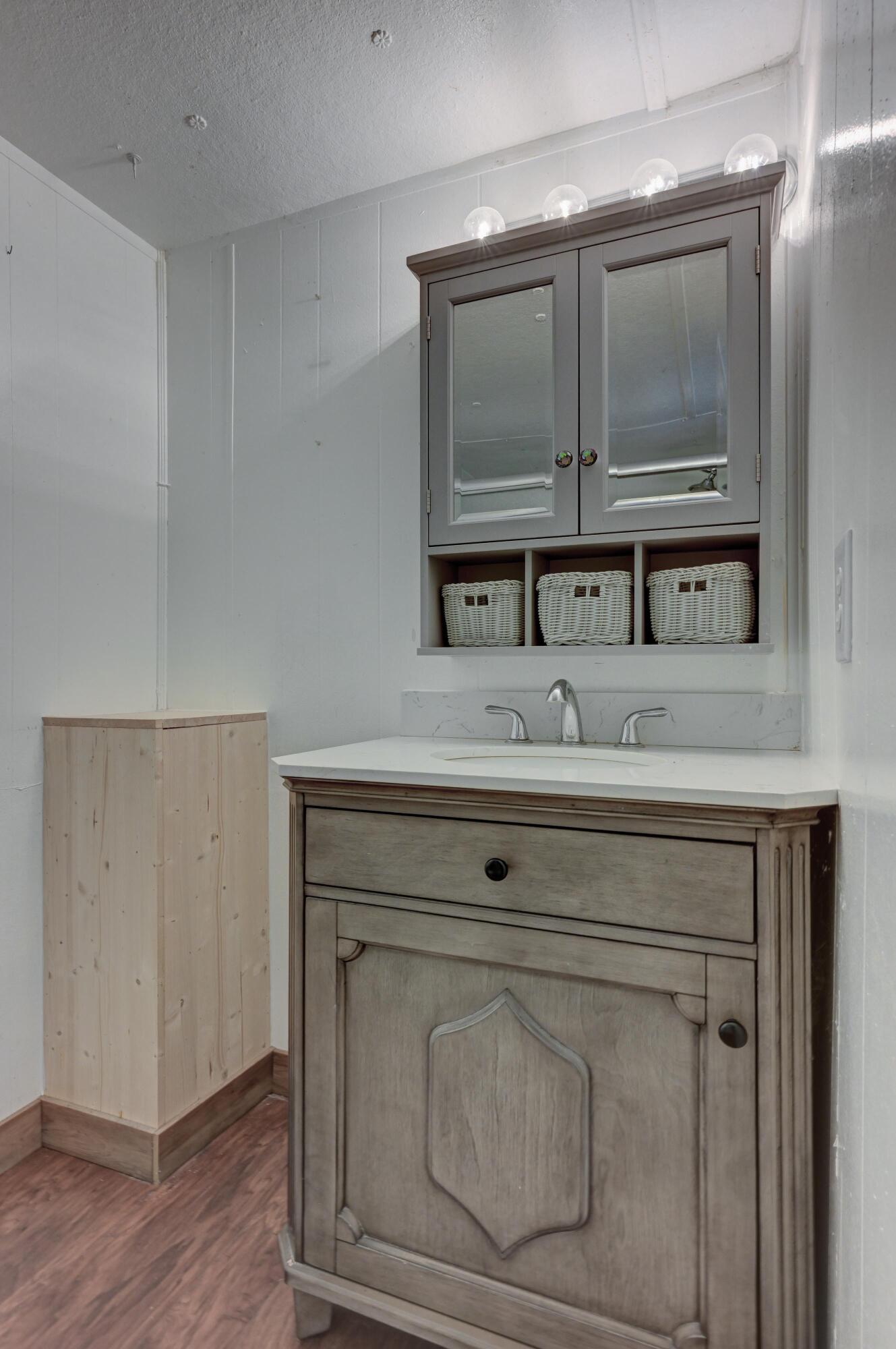 9721 Elm Road Property Photo 23