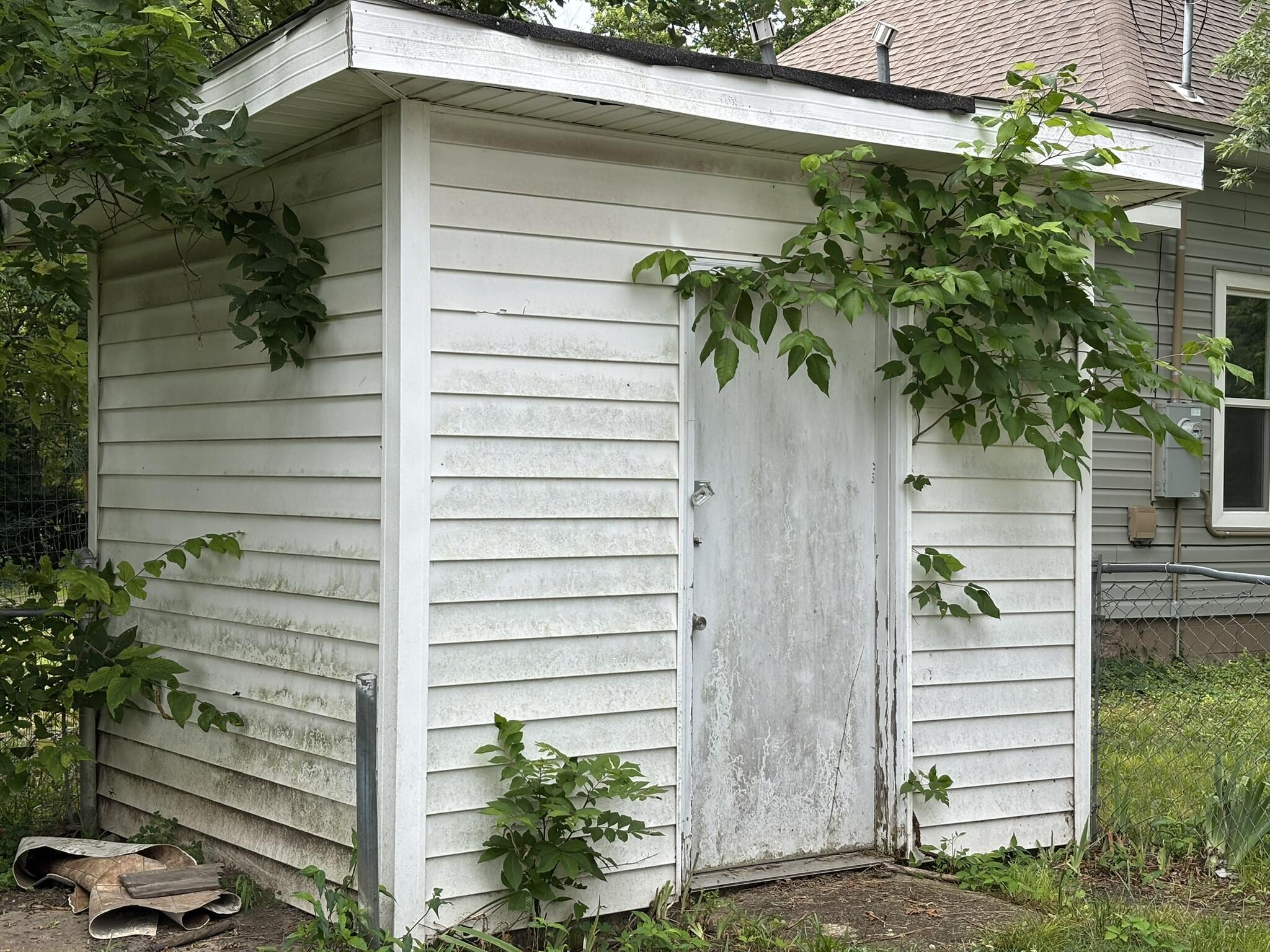 815 Empire Avenue Property Photo 3