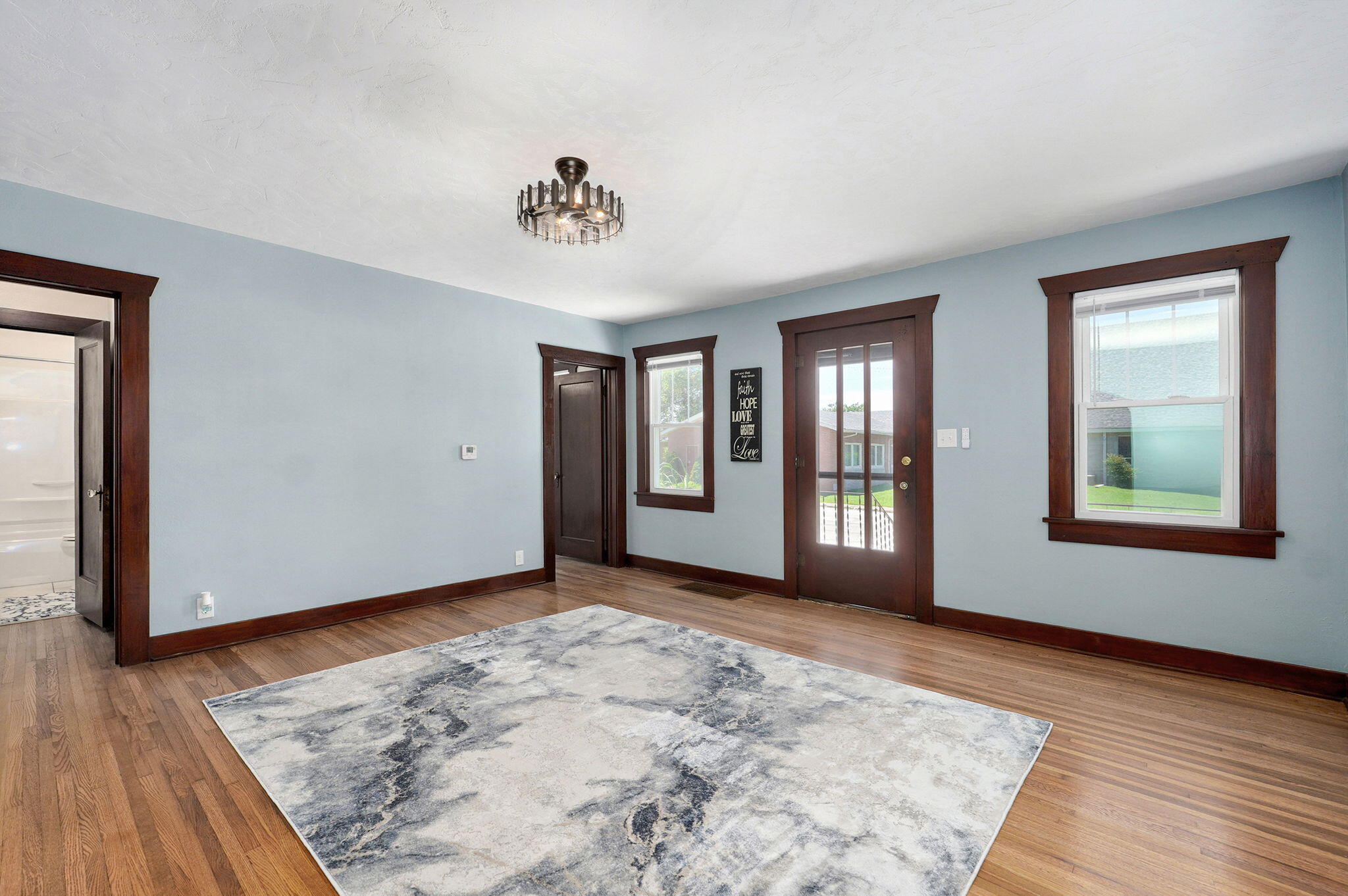 706 South Hickory Street Property Photo 4