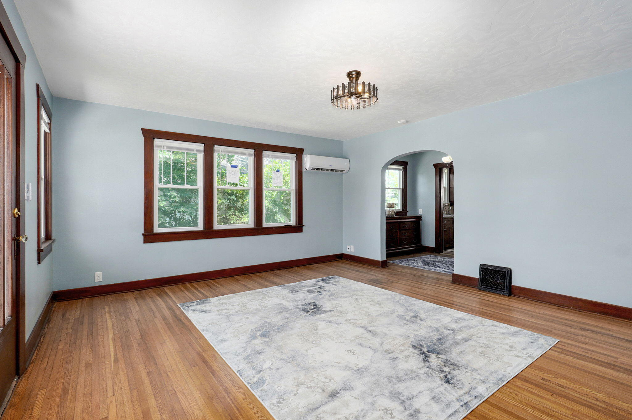 706 South Hickory Street Property Photo 6