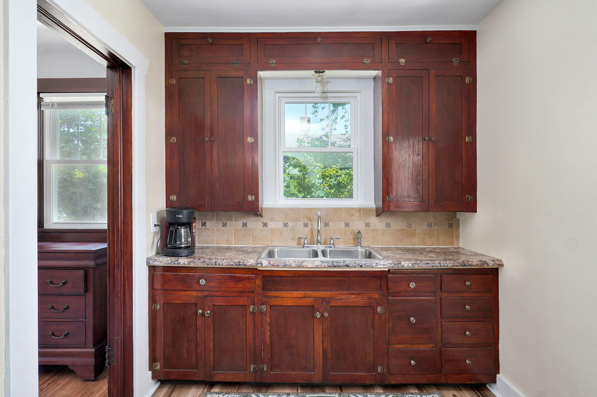 706 South Hickory Street Property Photo 11
