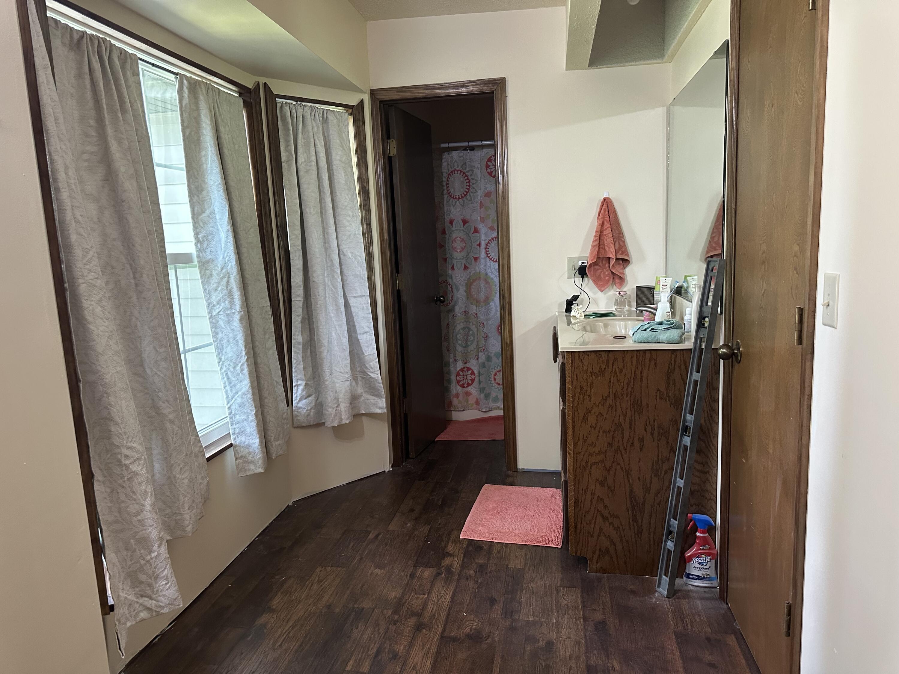 462 West Wishart Property Photo 9