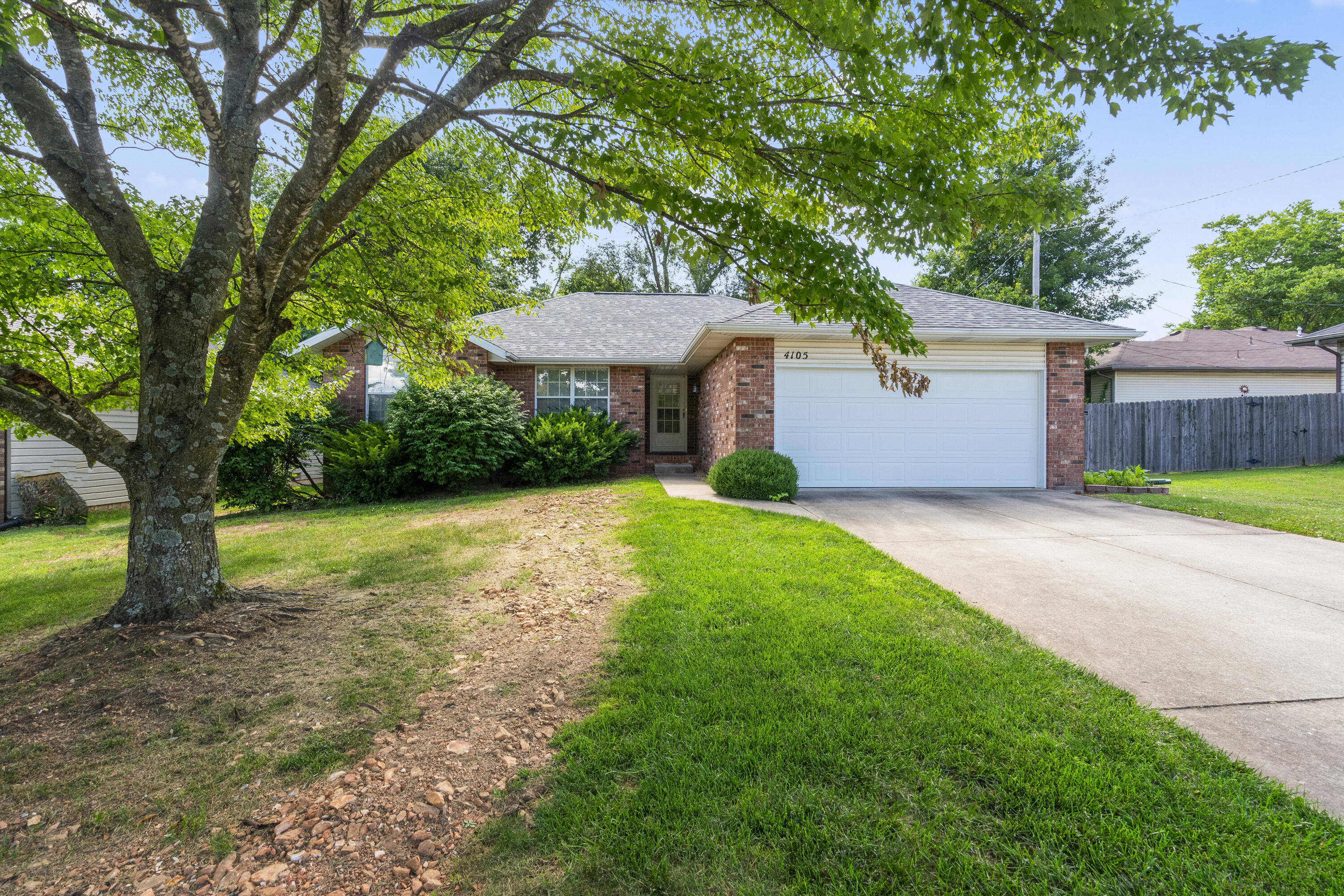 4105 South Oak Avenue Property Photo 1
