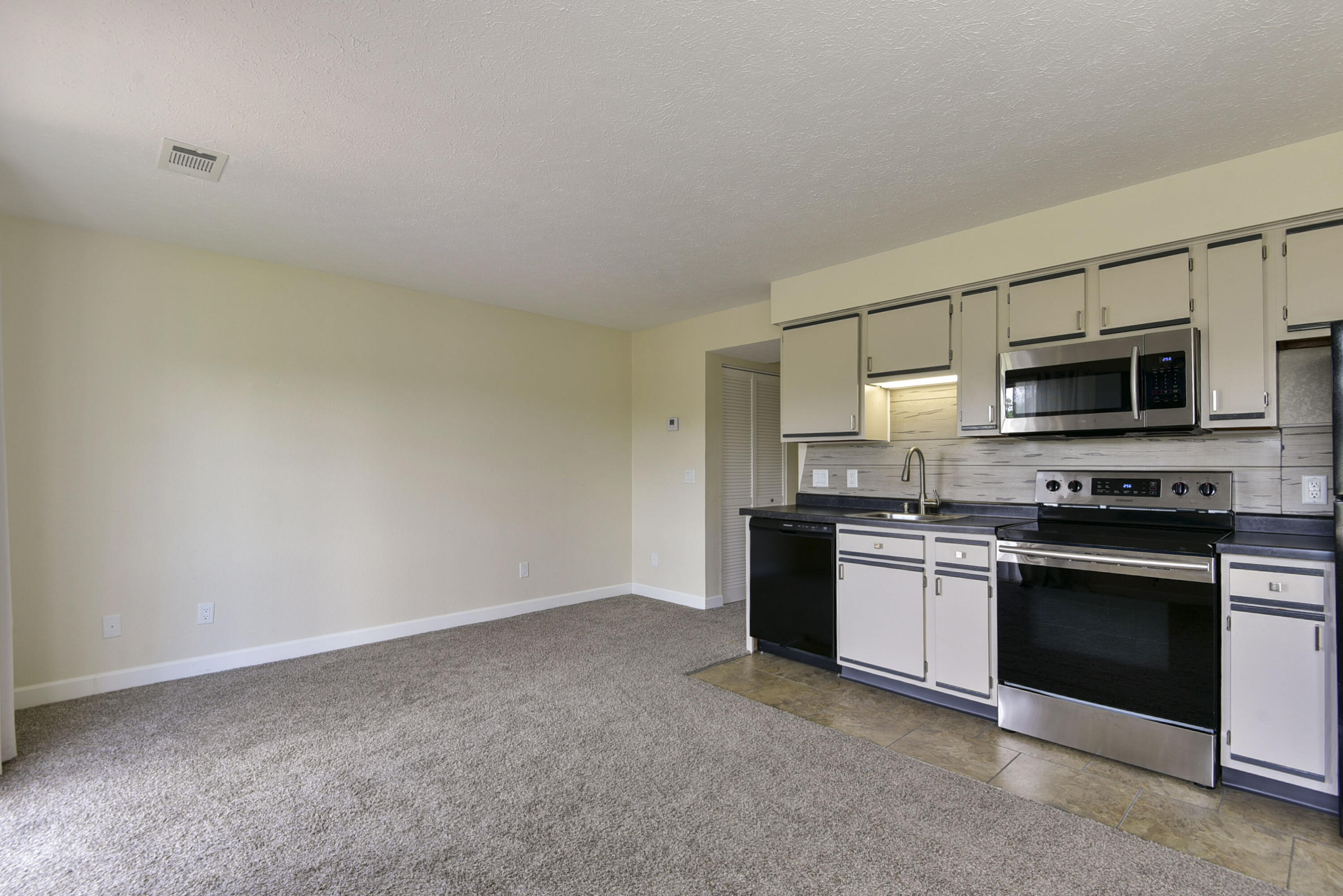 12 Scenic Court Property Photo 9