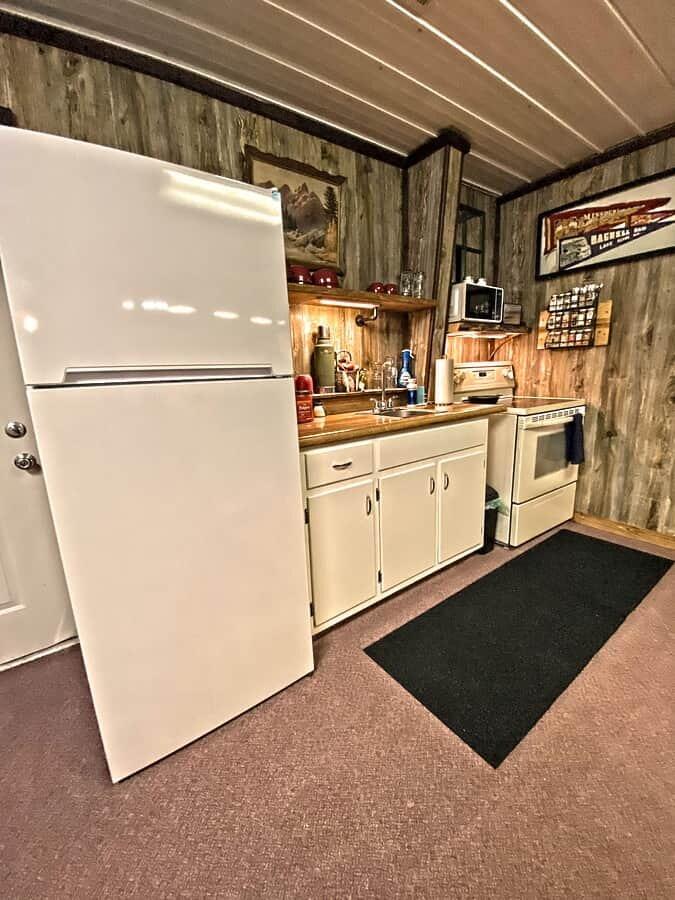 20884 Sunshine Road Property Photo 11
