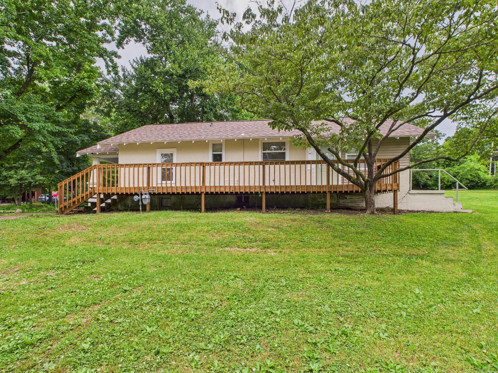 720 Second St. Property Photo 6
