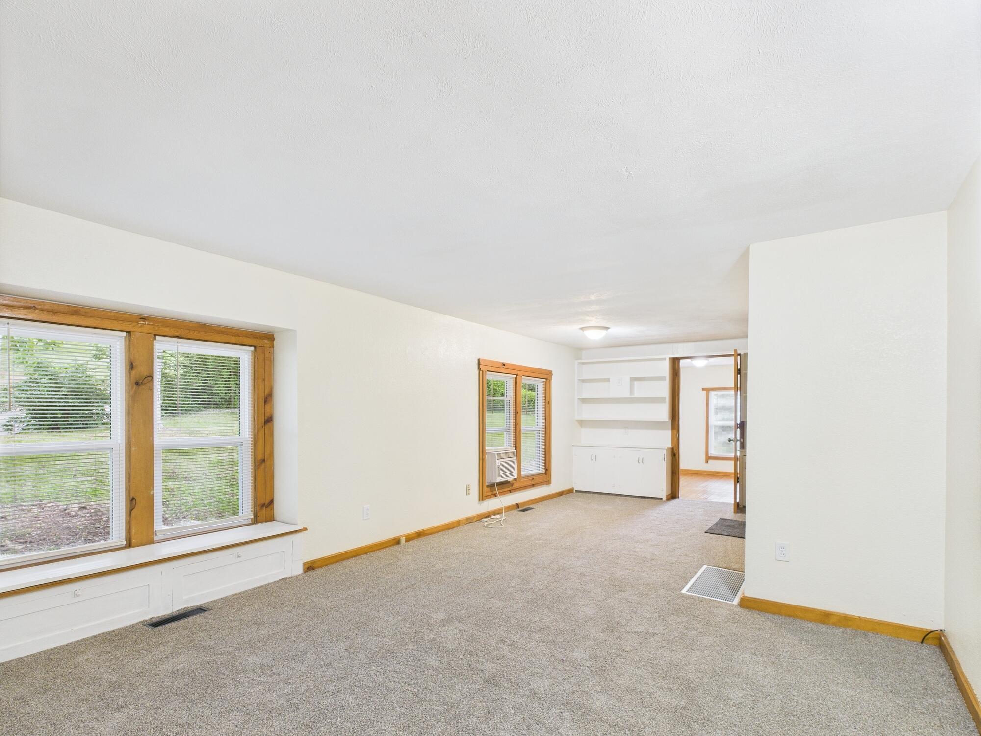 720 Second St. Property Photo 8