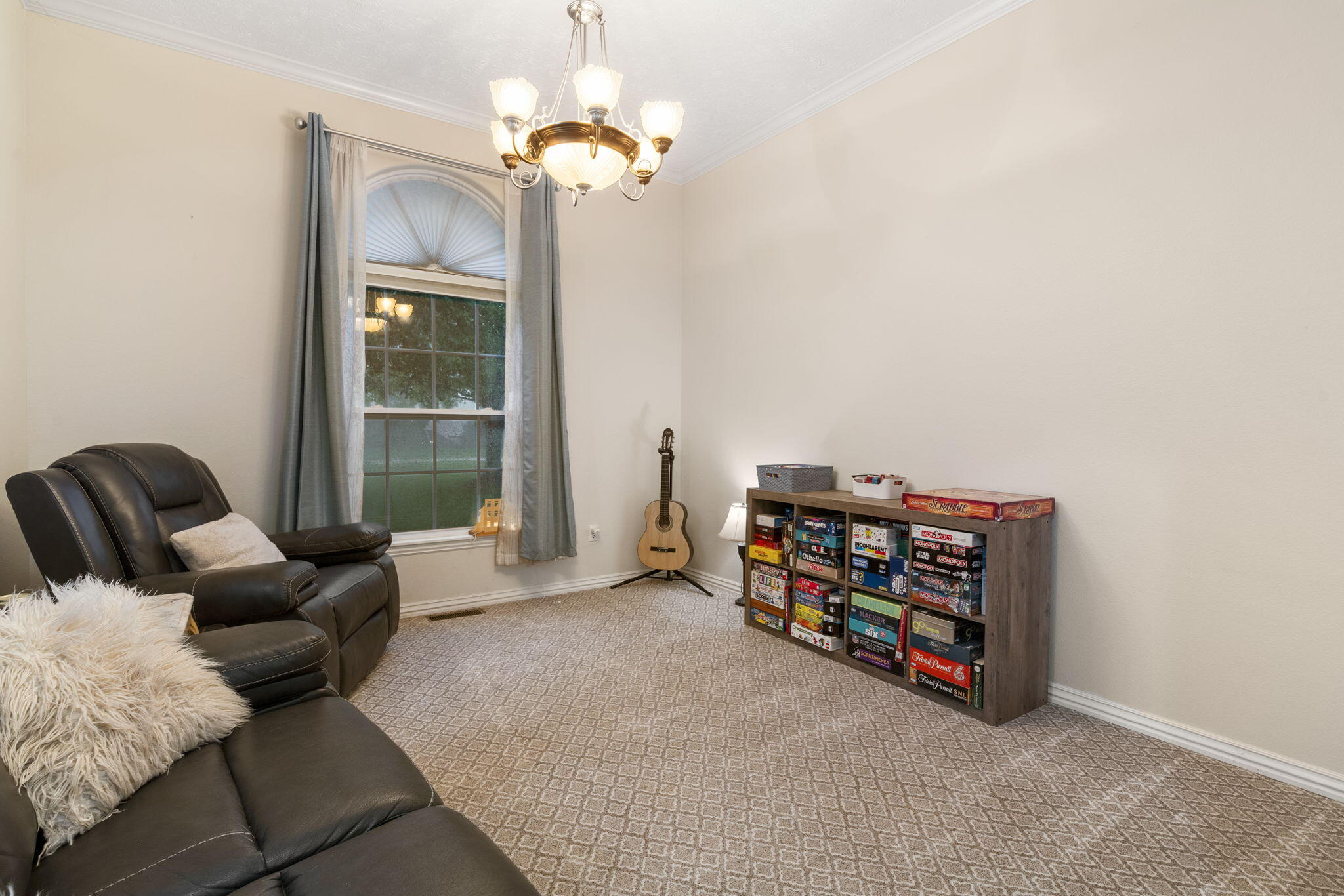 1508 Four Winds Drive Property Photo 4