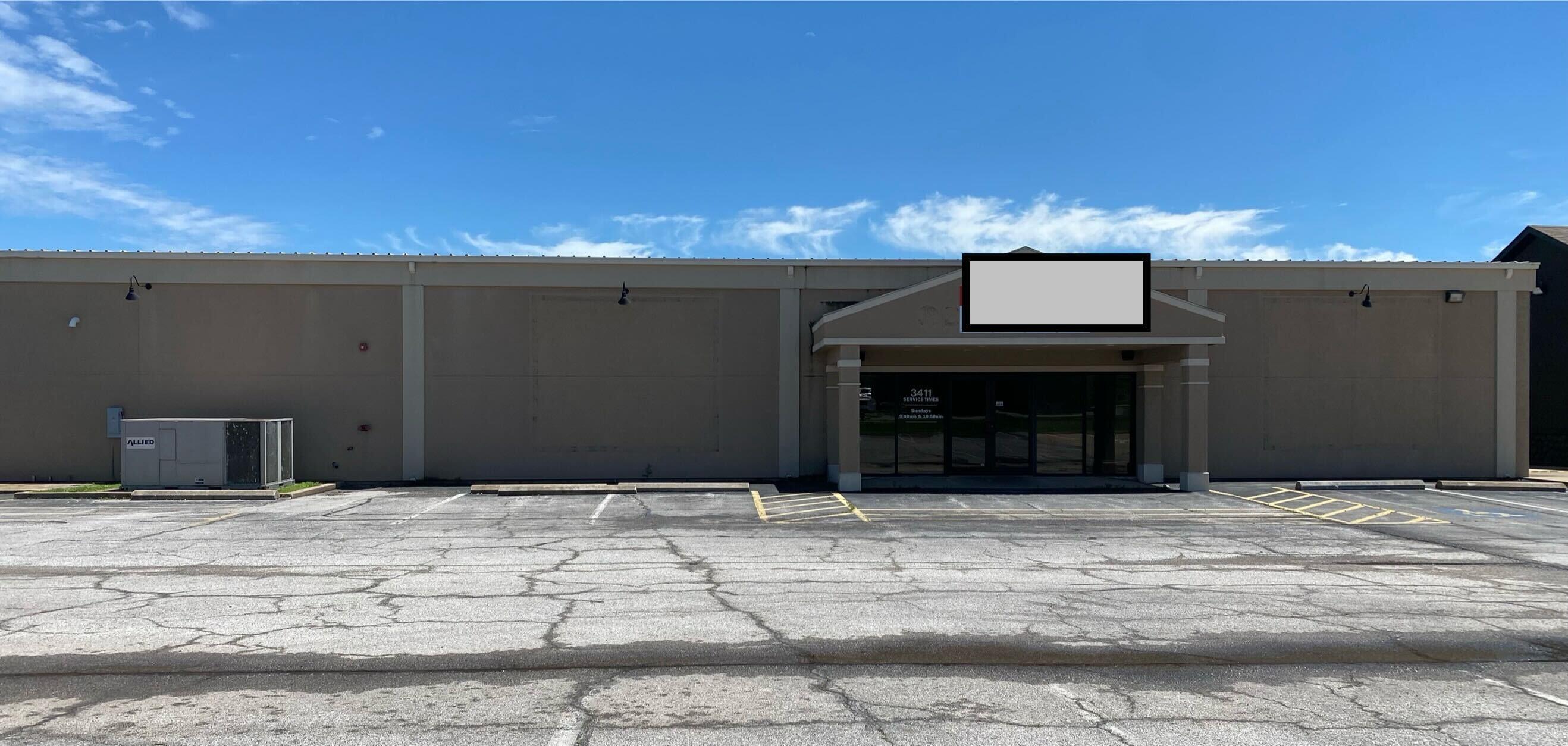 3411 North Rangeline Road Property Photo 1