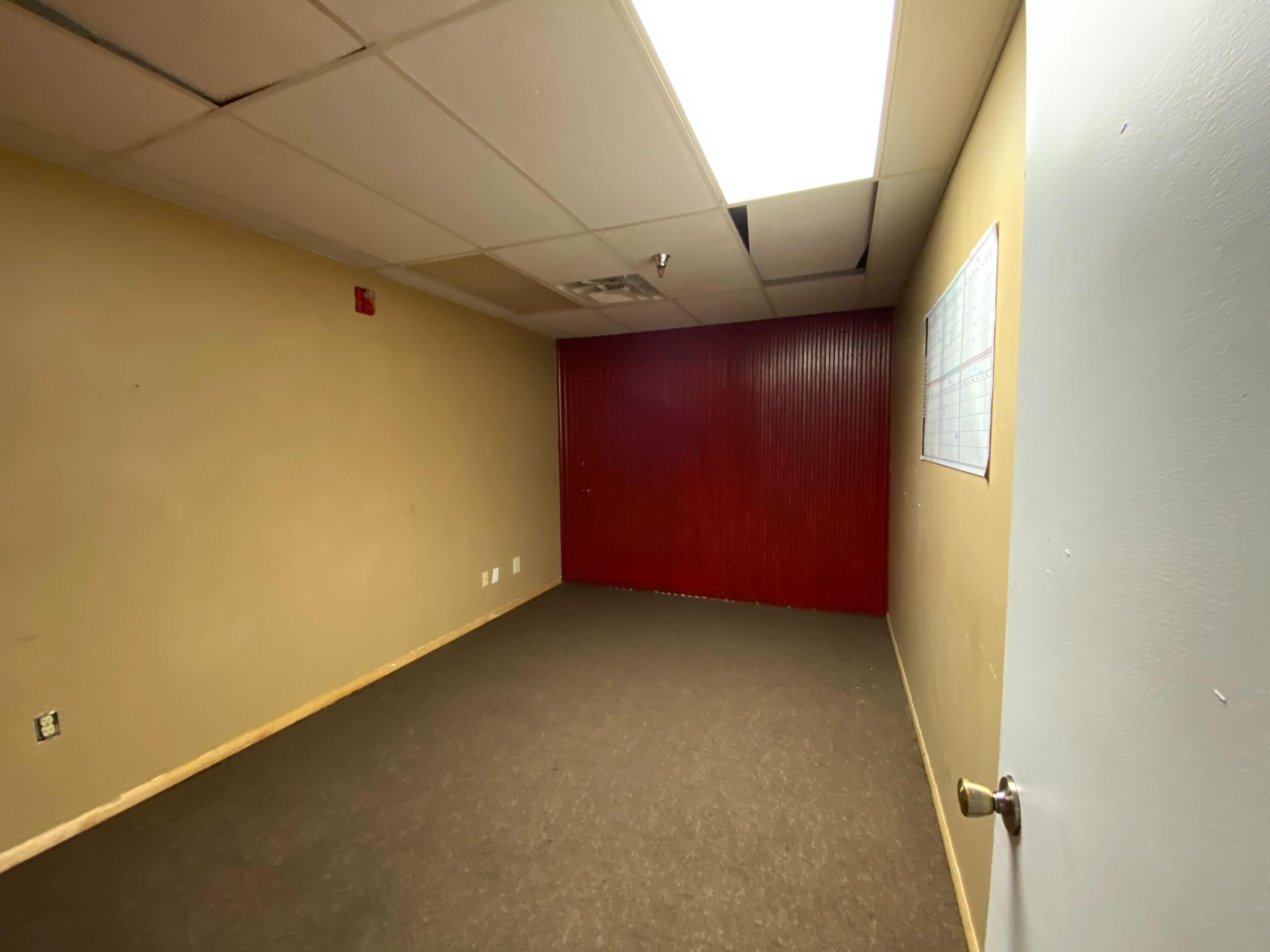 3411 North Rangeline Road Property Photo 5