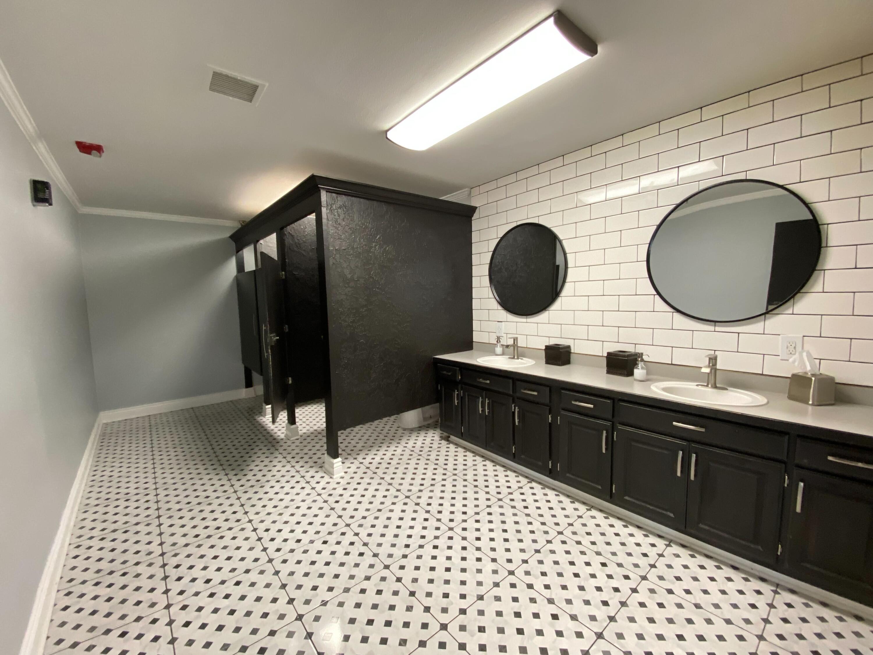 3411 North Rangeline Road Property Photo 9
