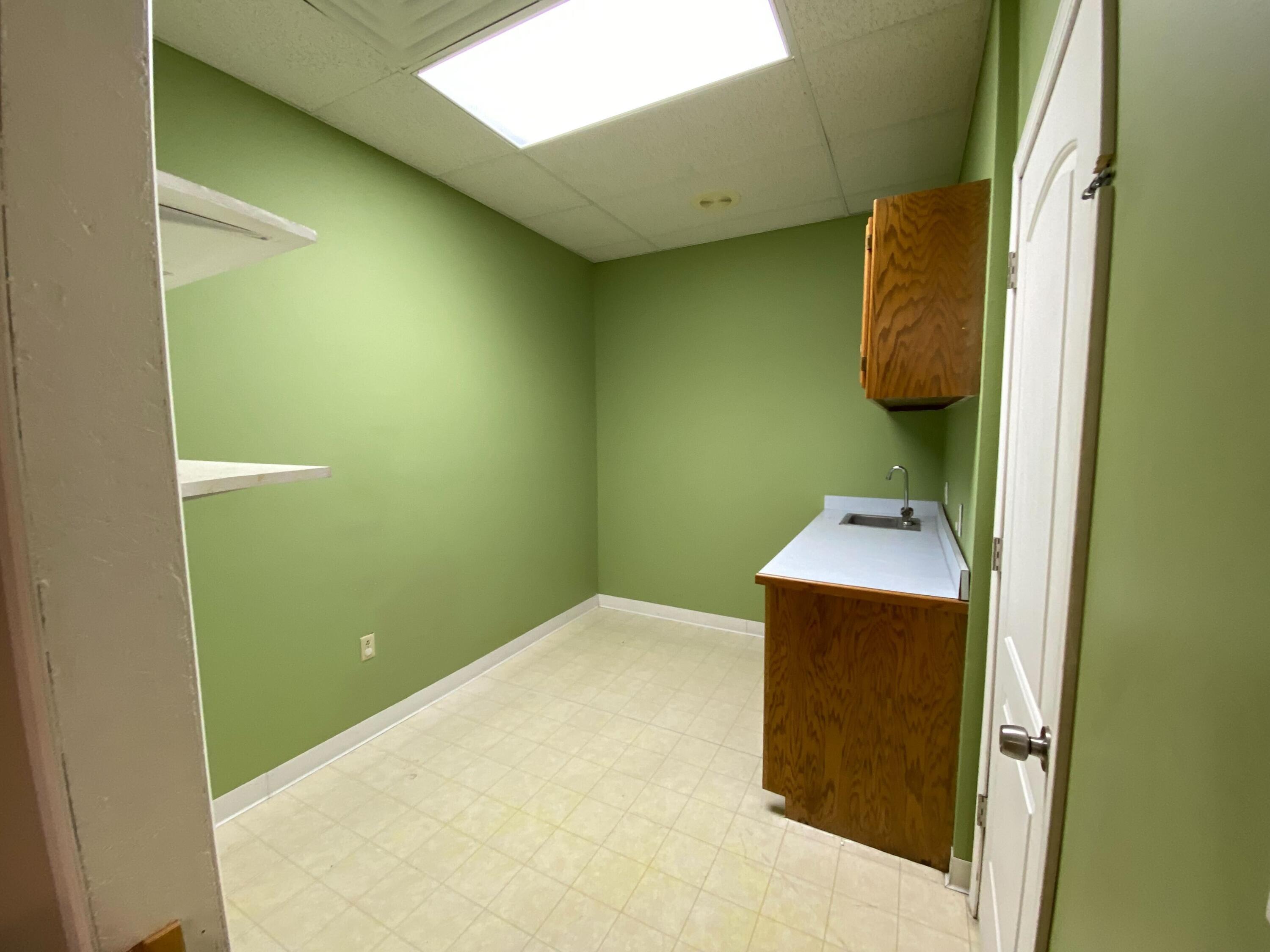3411 North Rangeline Road Property Photo 12