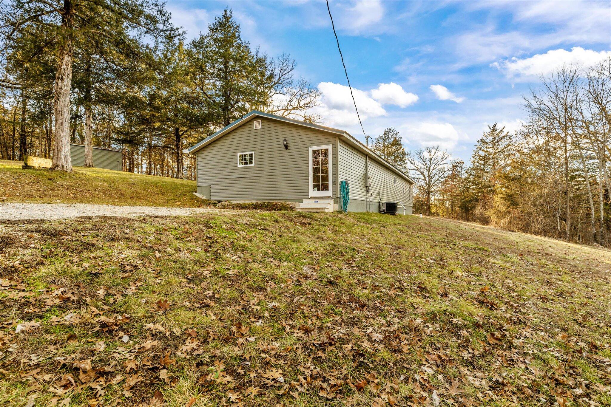 27497 Old Pace Lane Property Photo 4