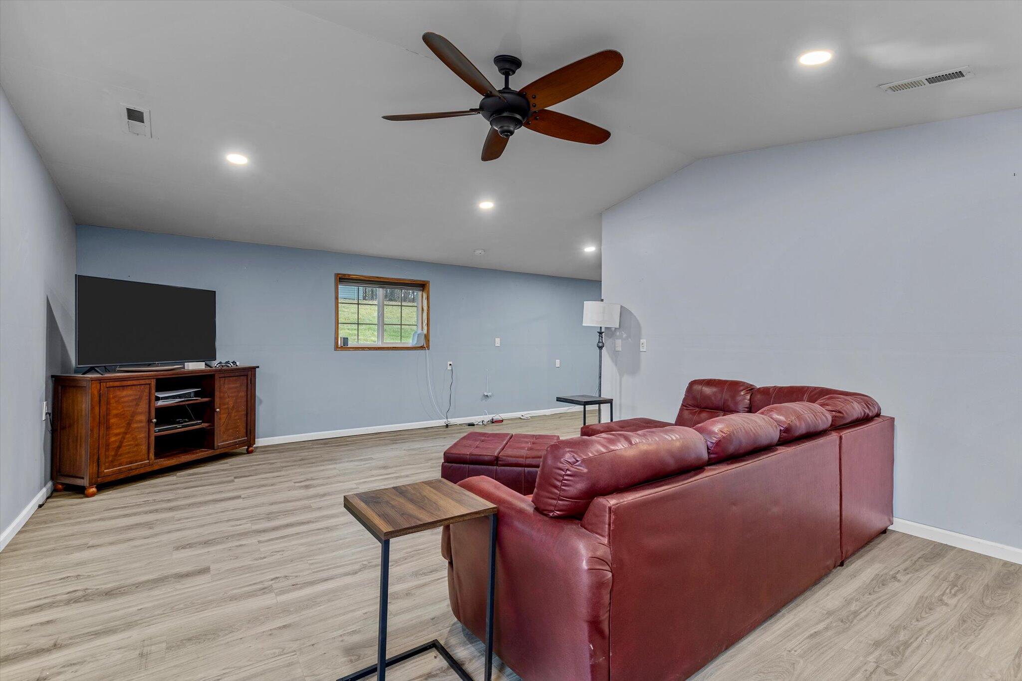27497 Old Pace Lane Property Photo 5