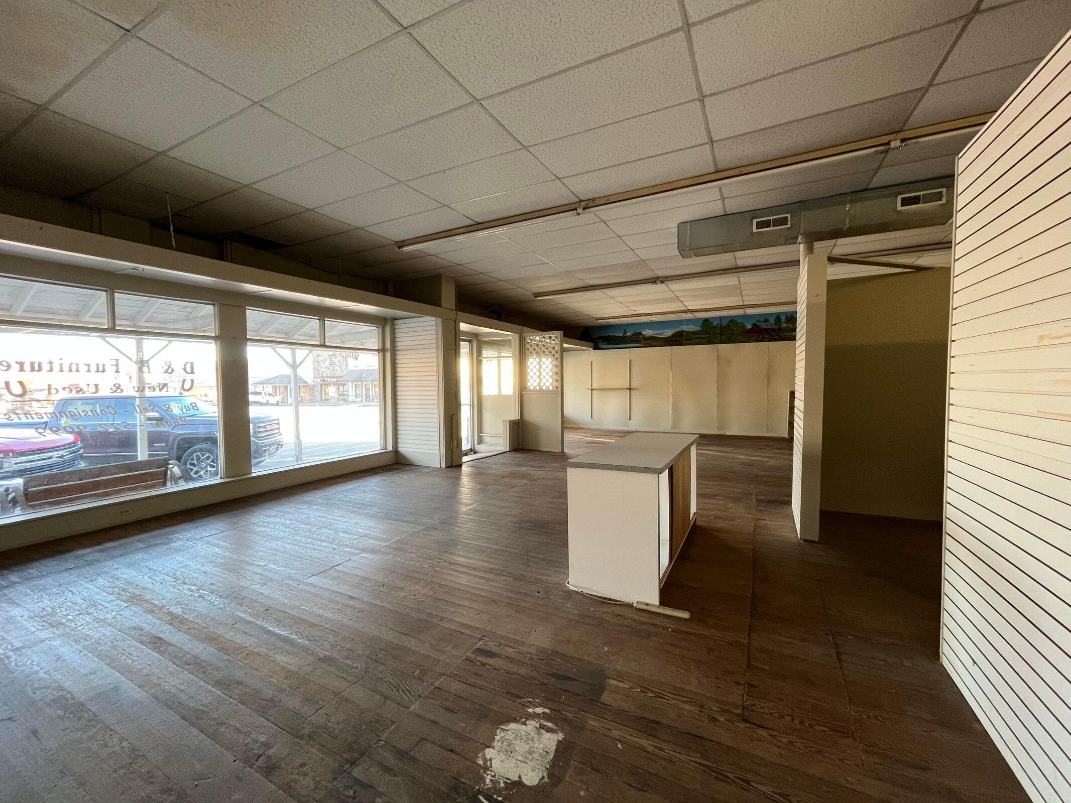 223 South Commercial Street Property Photo 2