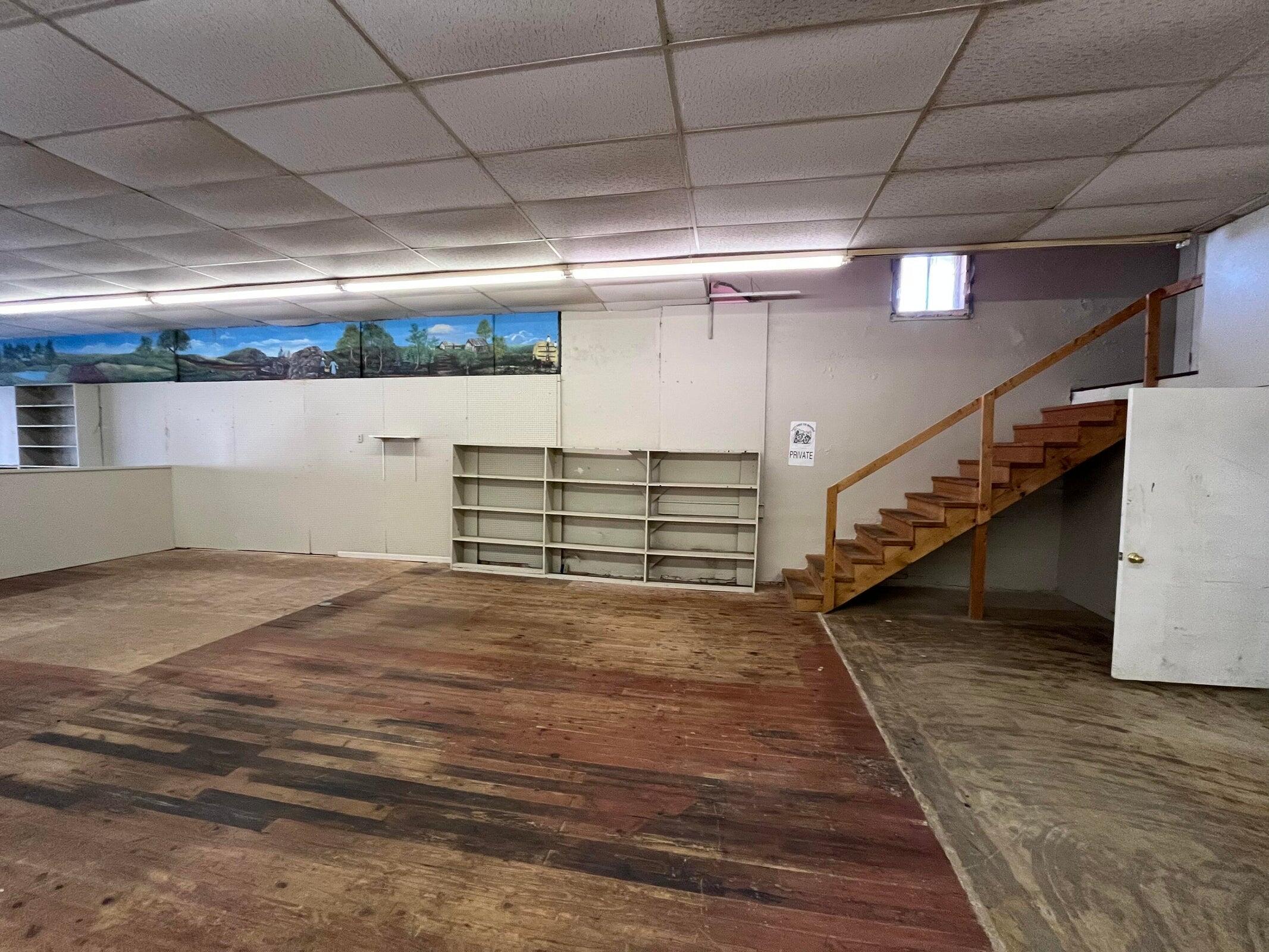 223 South Commercial Street Property Photo 5