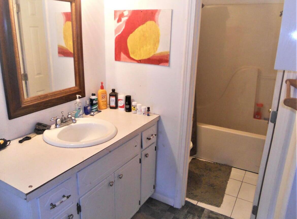 223 South Commercial Street Property Photo 11