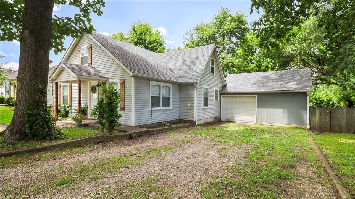 1067 West 3rd Street Property Photo 2