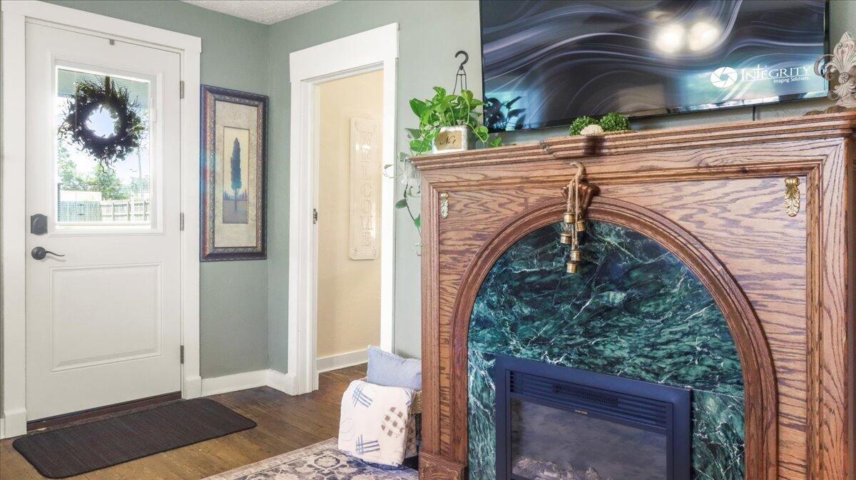 1067 West 3rd Street Property Photo 8