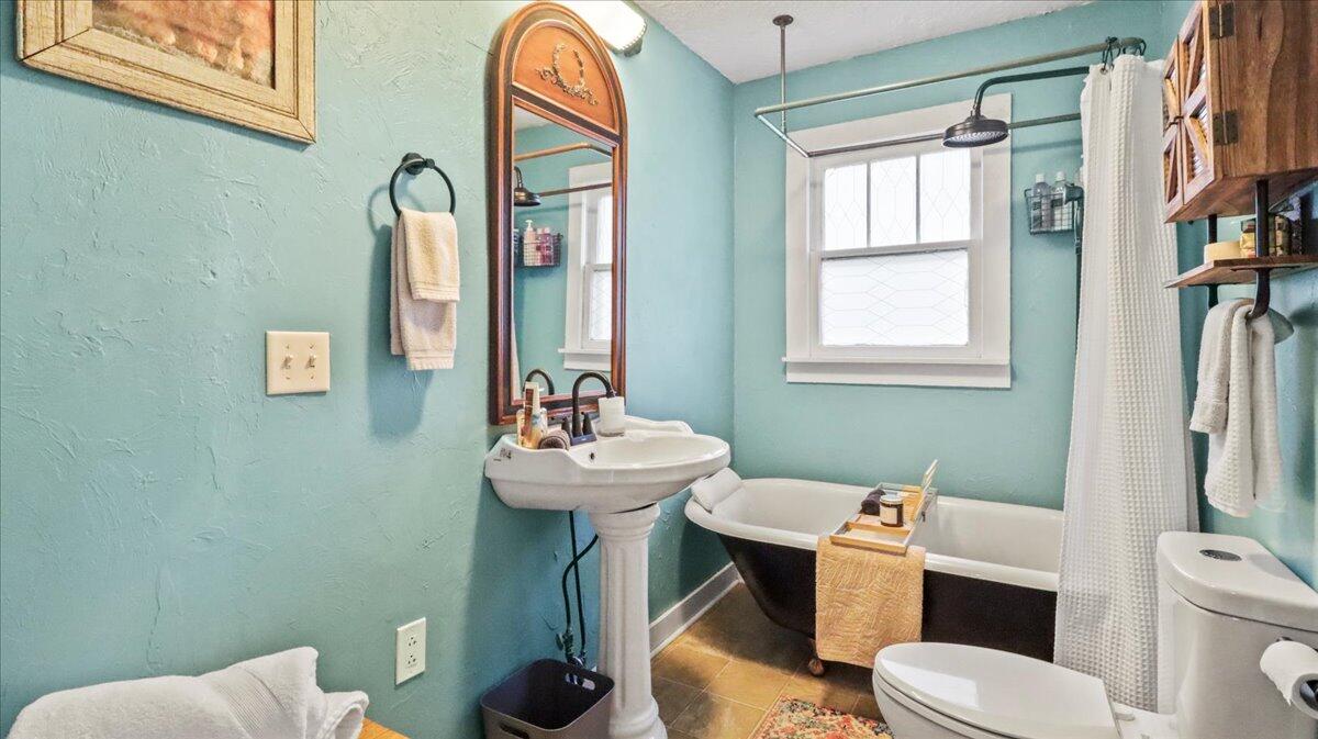 1067 West 3rd Street Property Photo 18