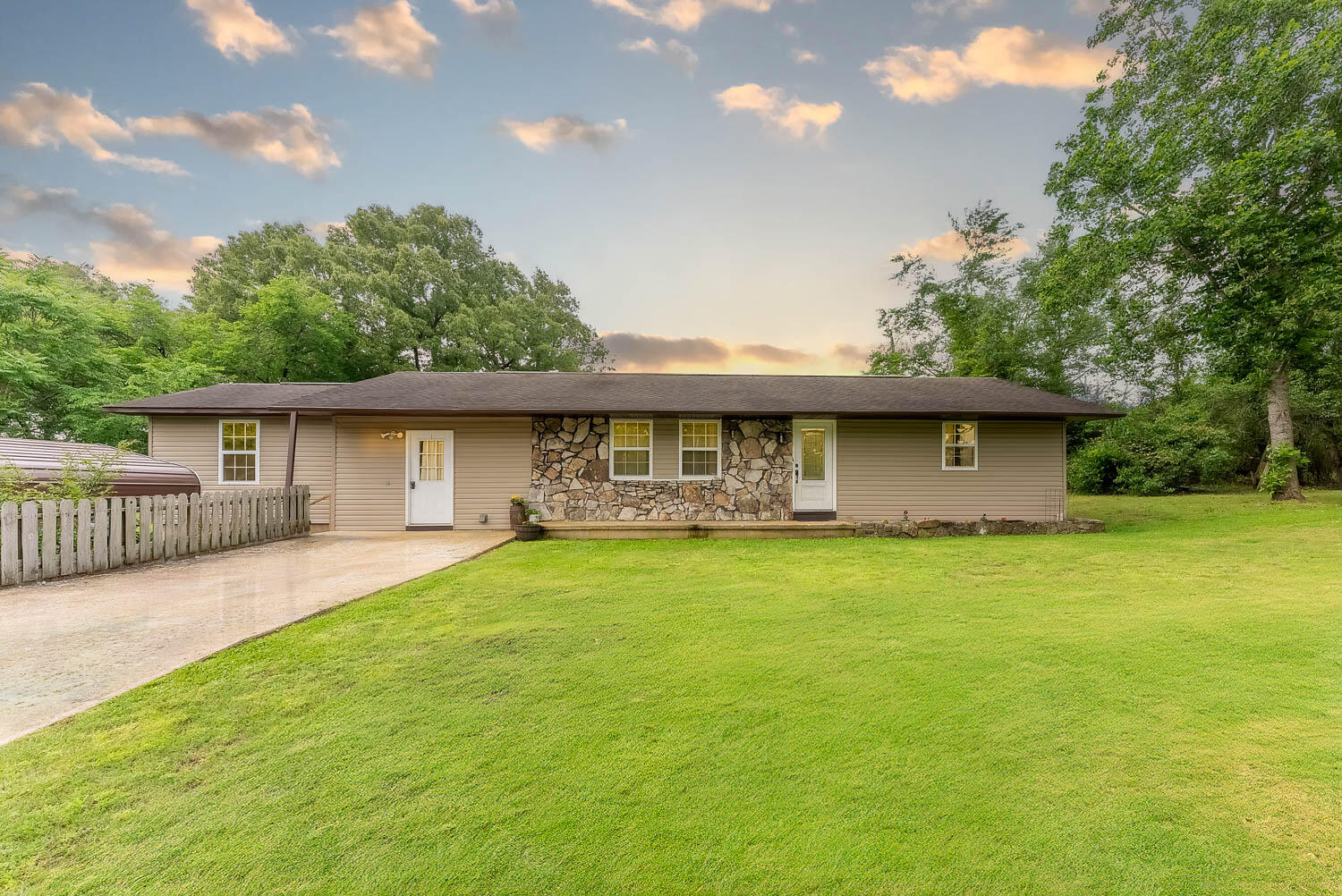1790 Cochran Avenue Property Photo 1