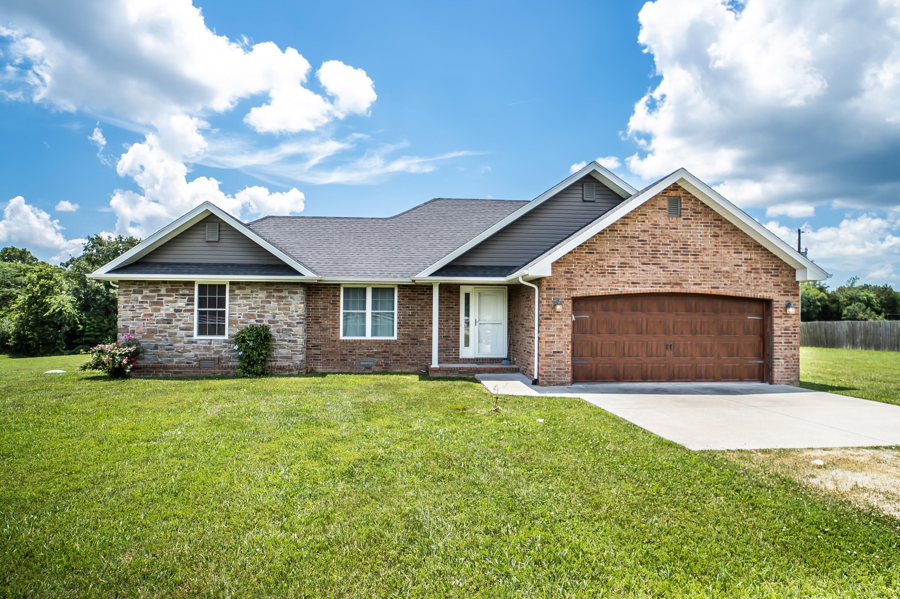 99 Deerfield Drive Property Photo 1