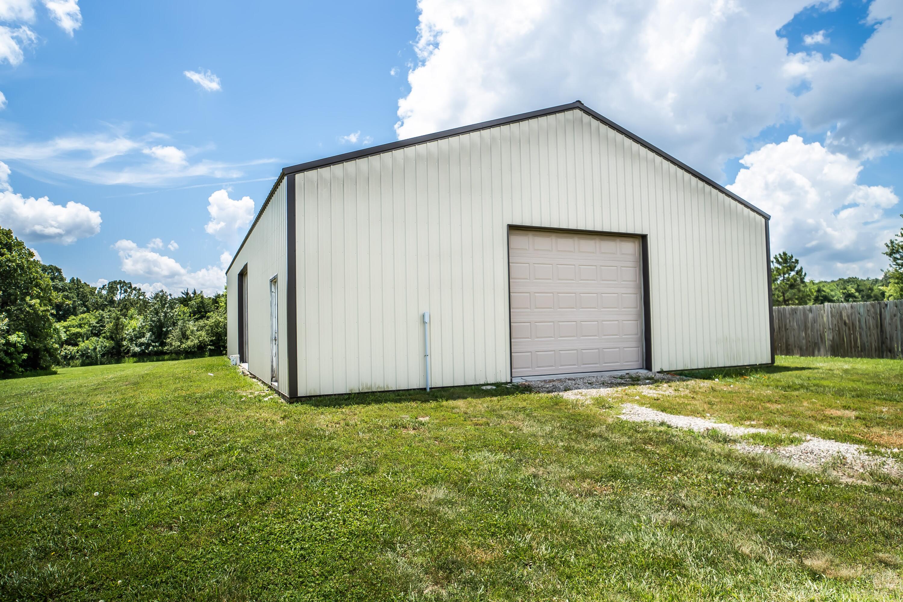 99 Deerfield Drive Property Photo 3