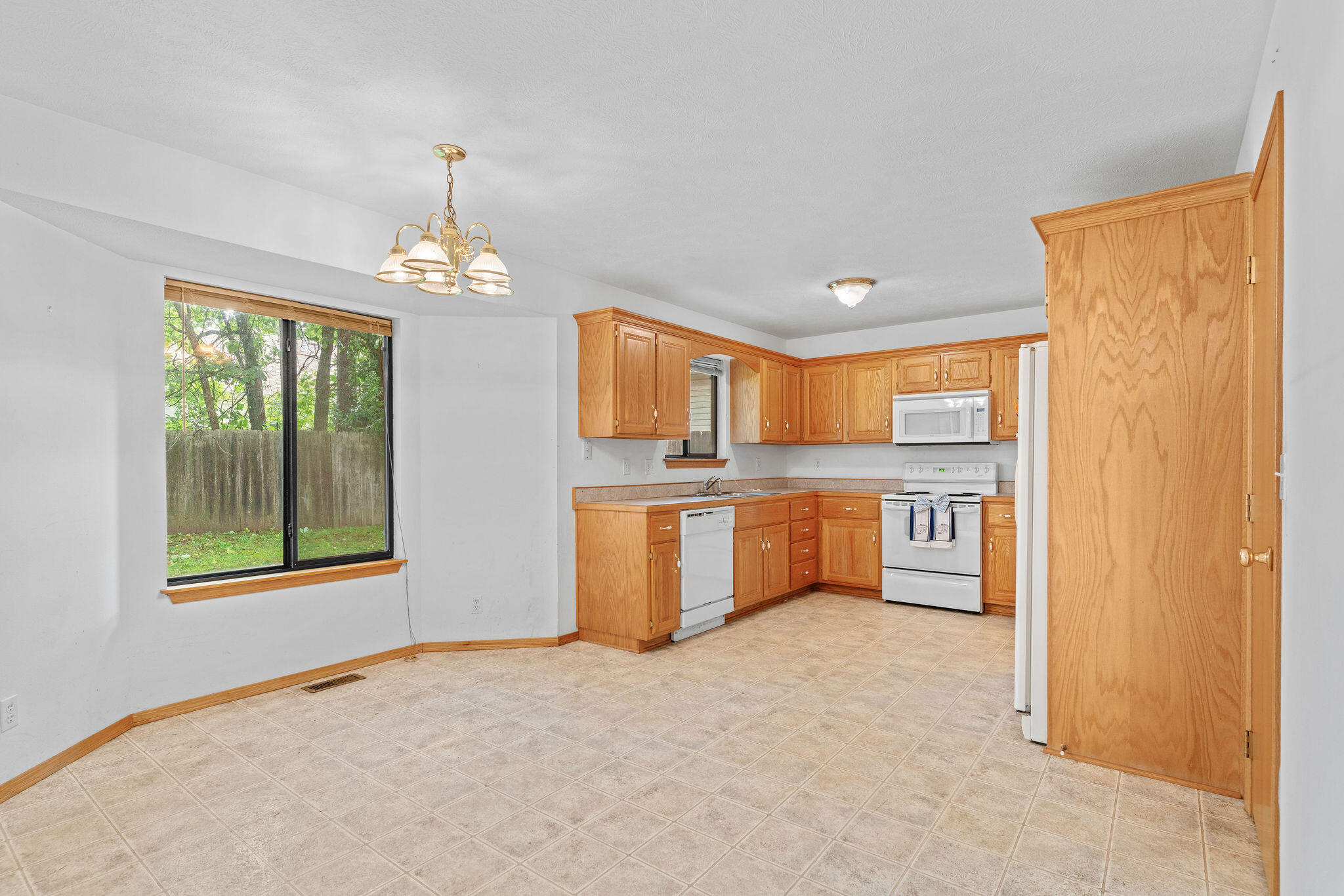 3527 West Sagamont Street Property Photo 6