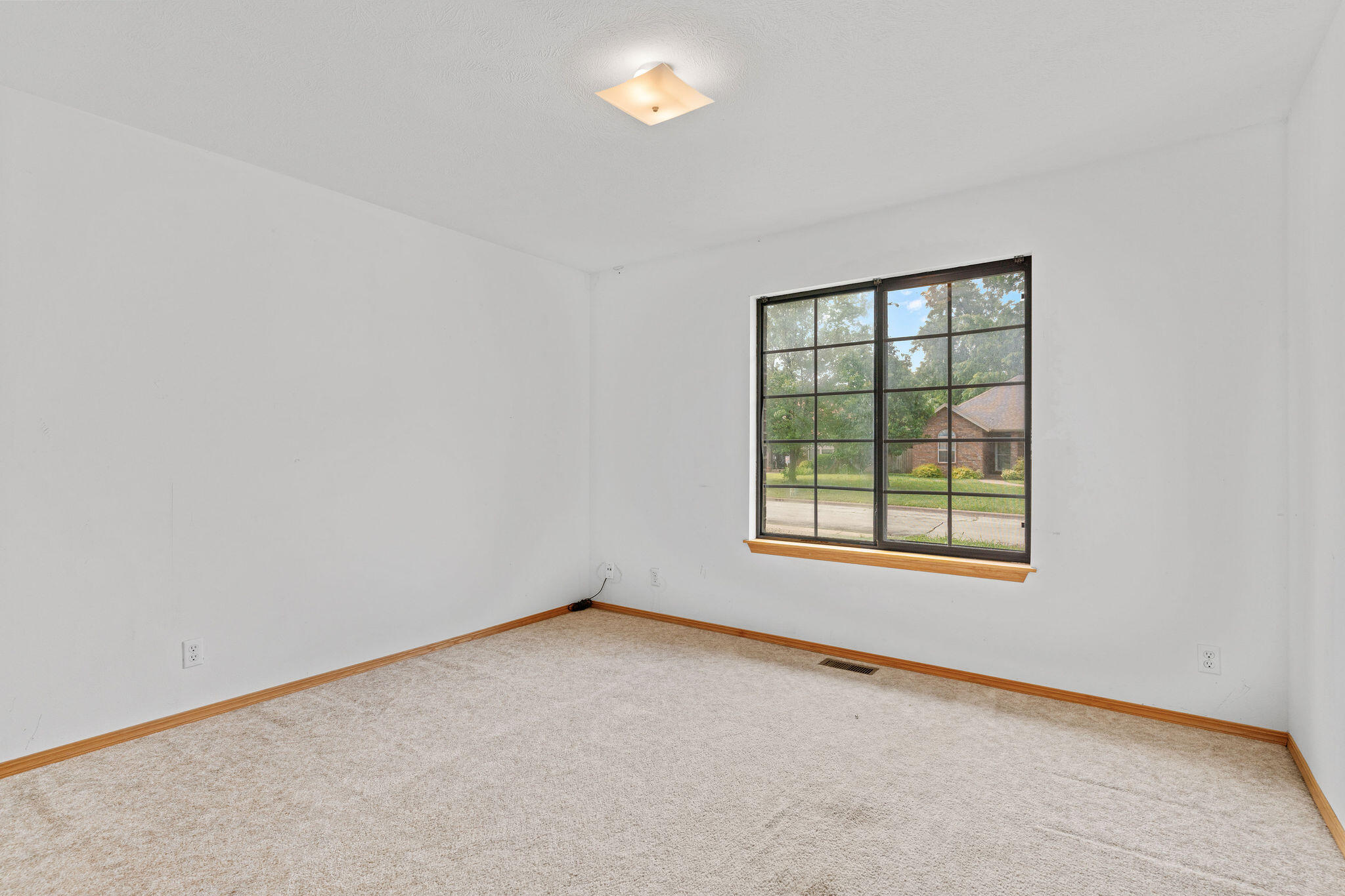 3527 West Sagamont Street Property Photo 13