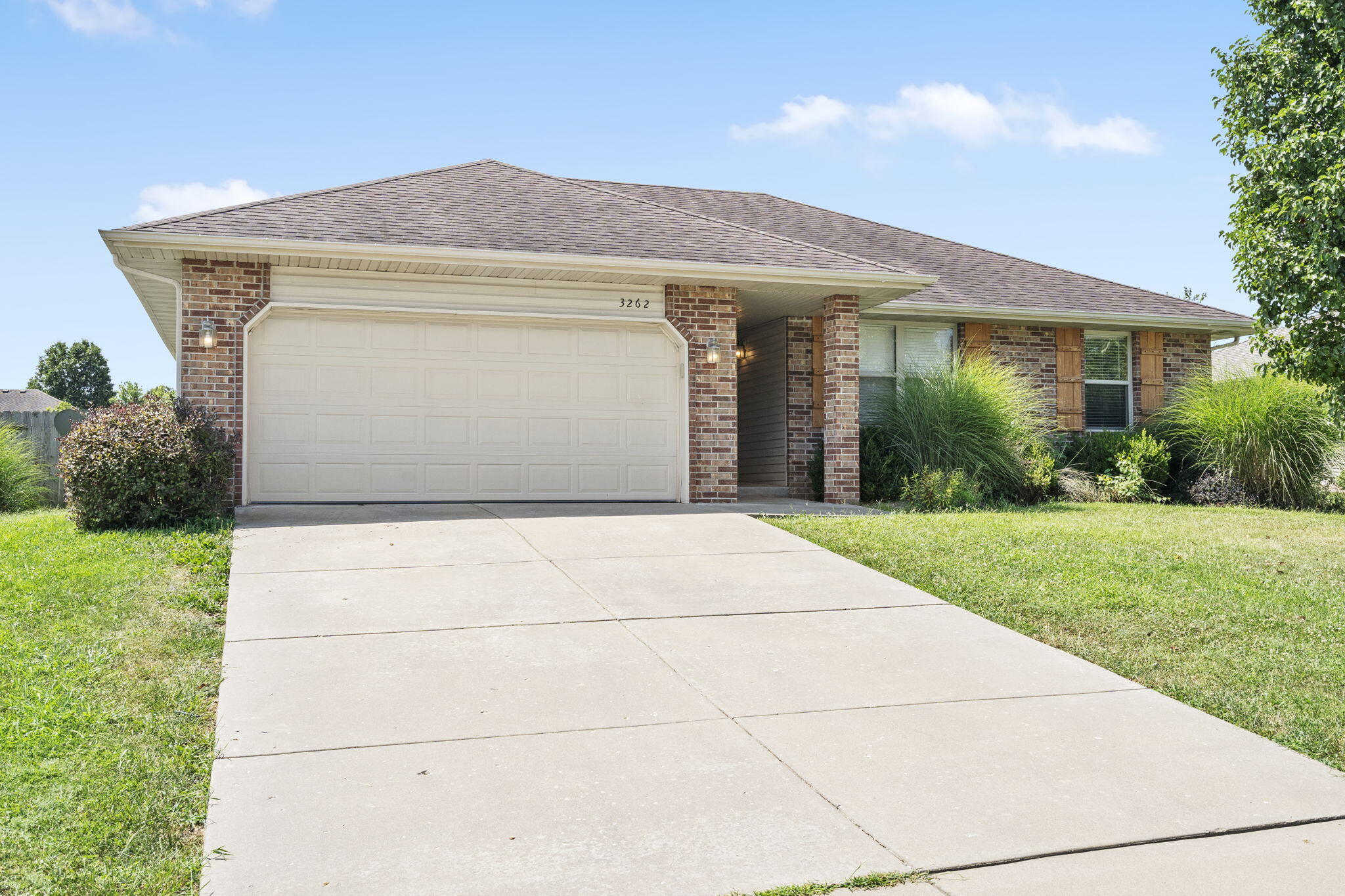3262 East Colonial Street