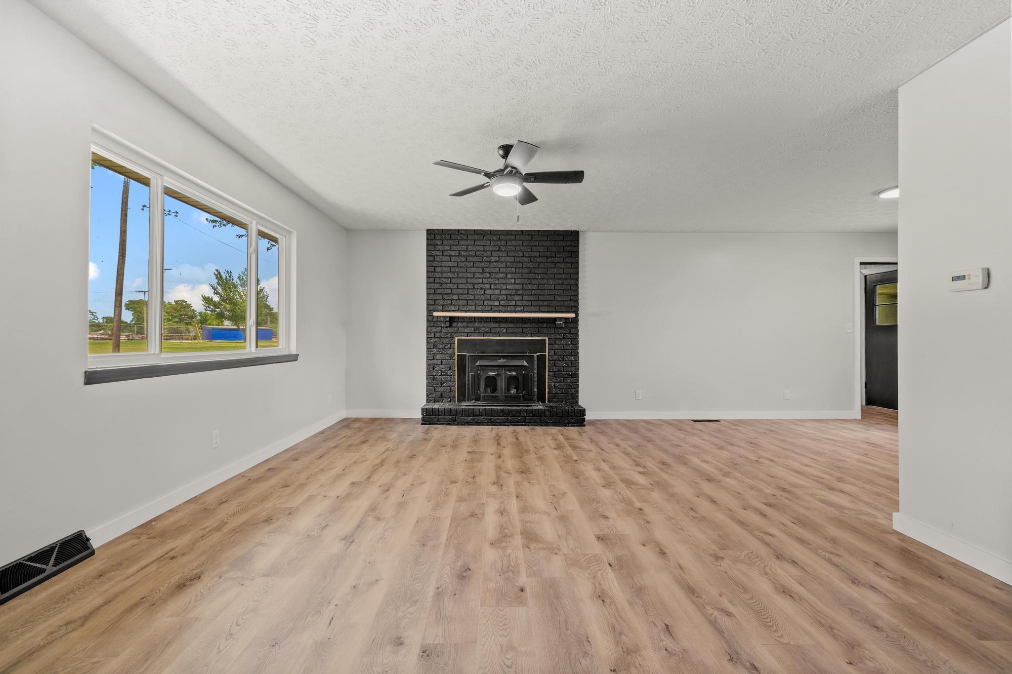 302 West Howard Avenue Property Photo 3