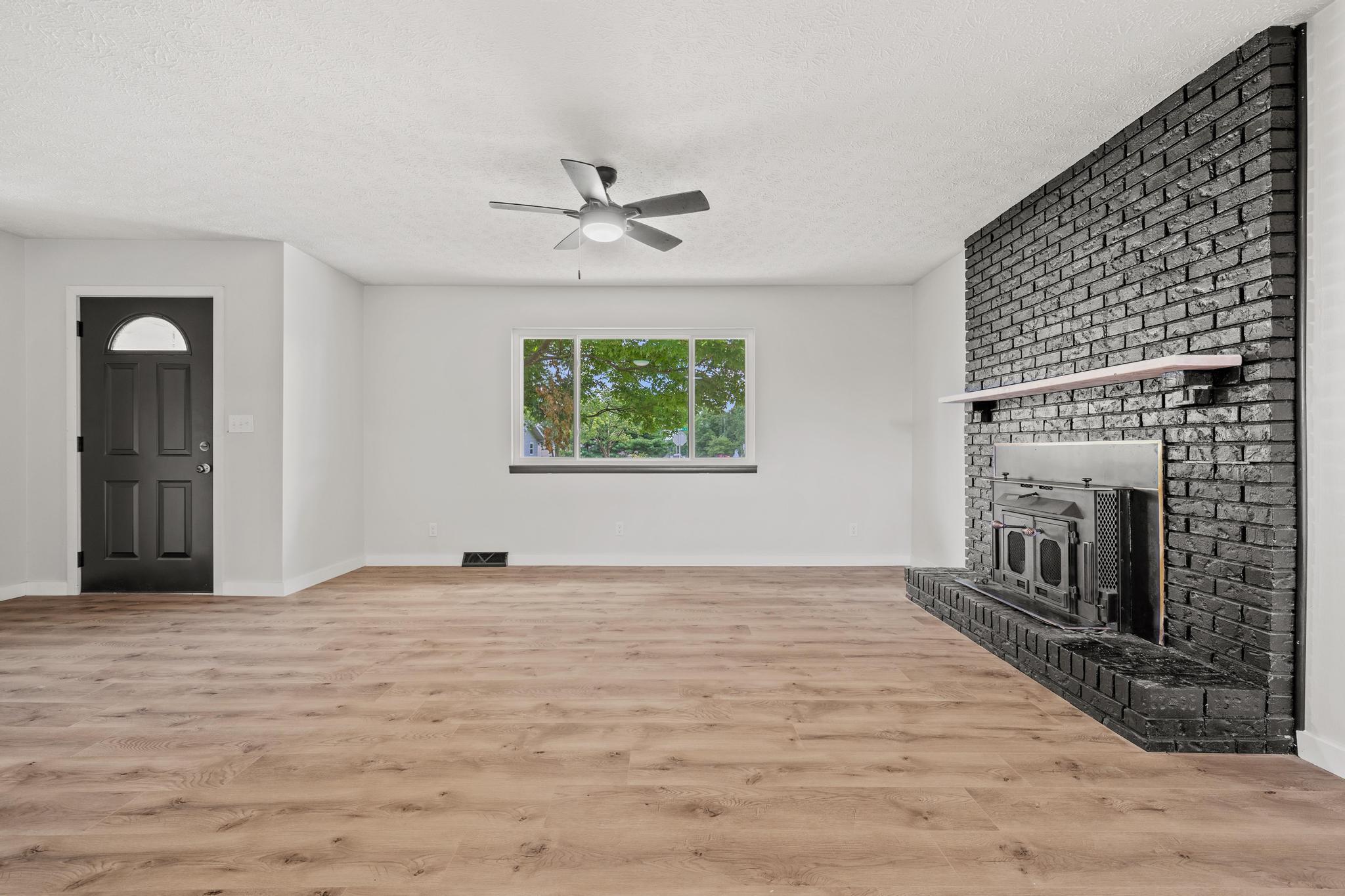 302 West Howard Avenue Property Photo 6