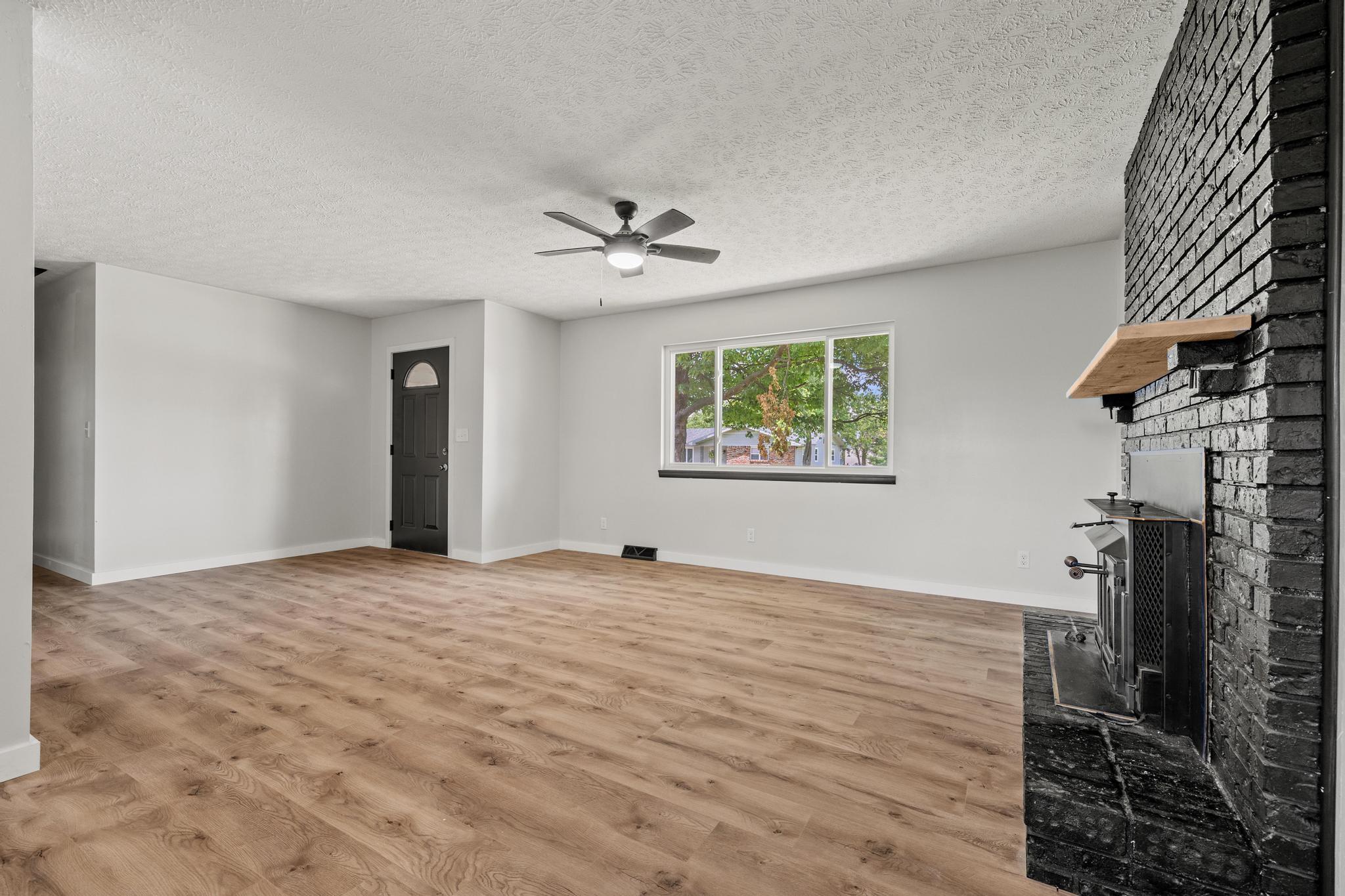 302 West Howard Avenue Property Photo 7
