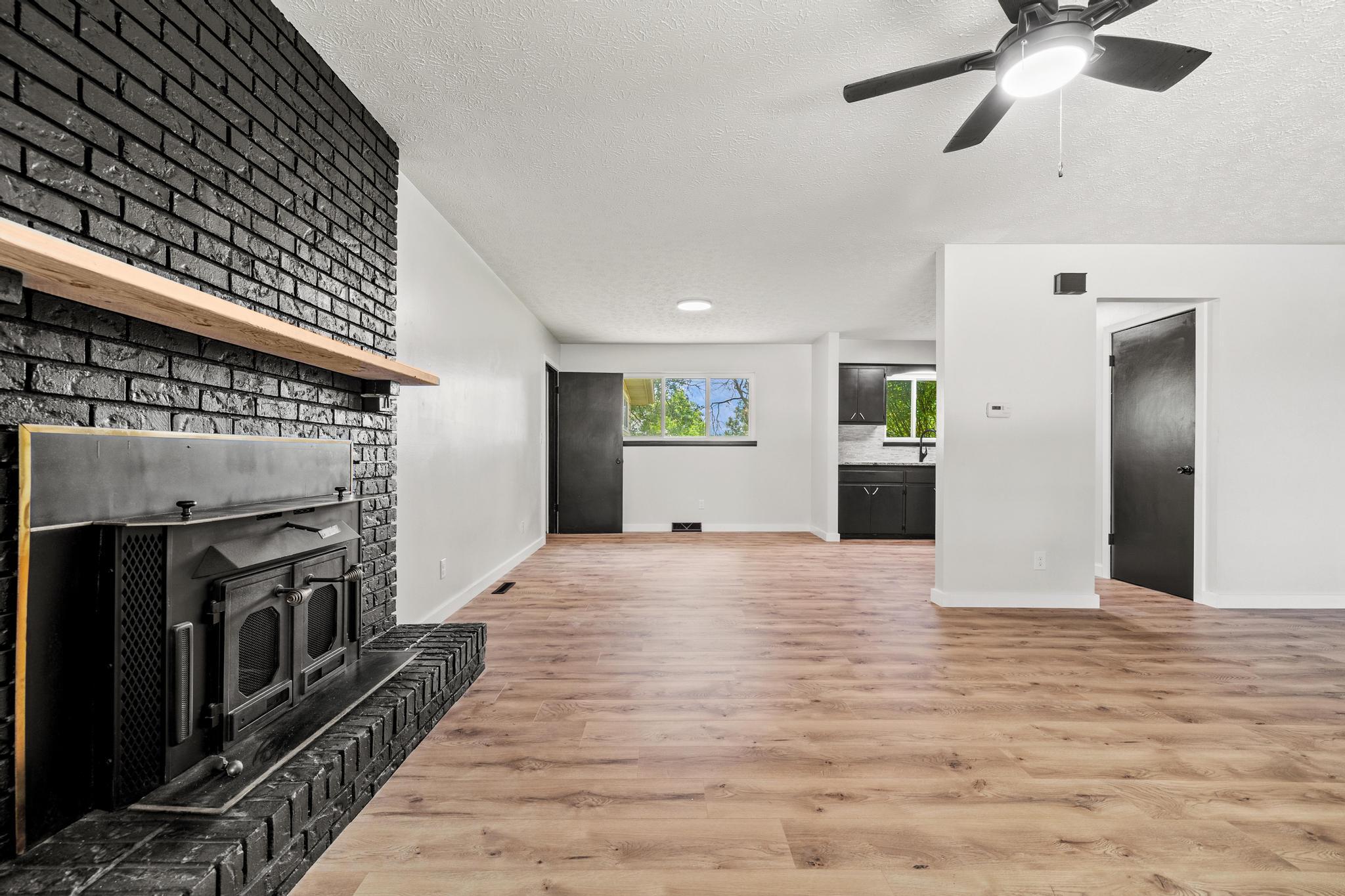 302 West Howard Avenue Property Photo 8