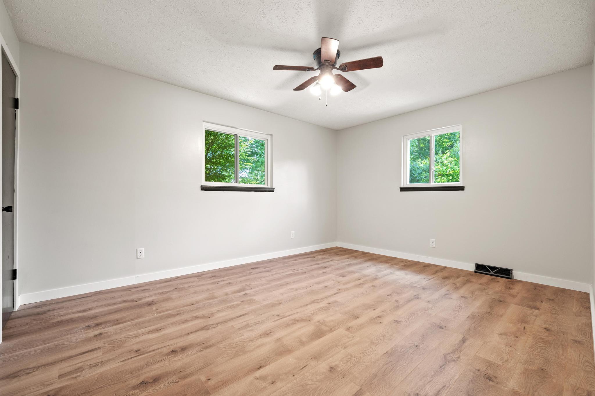 302 West Howard Avenue Property Photo 13