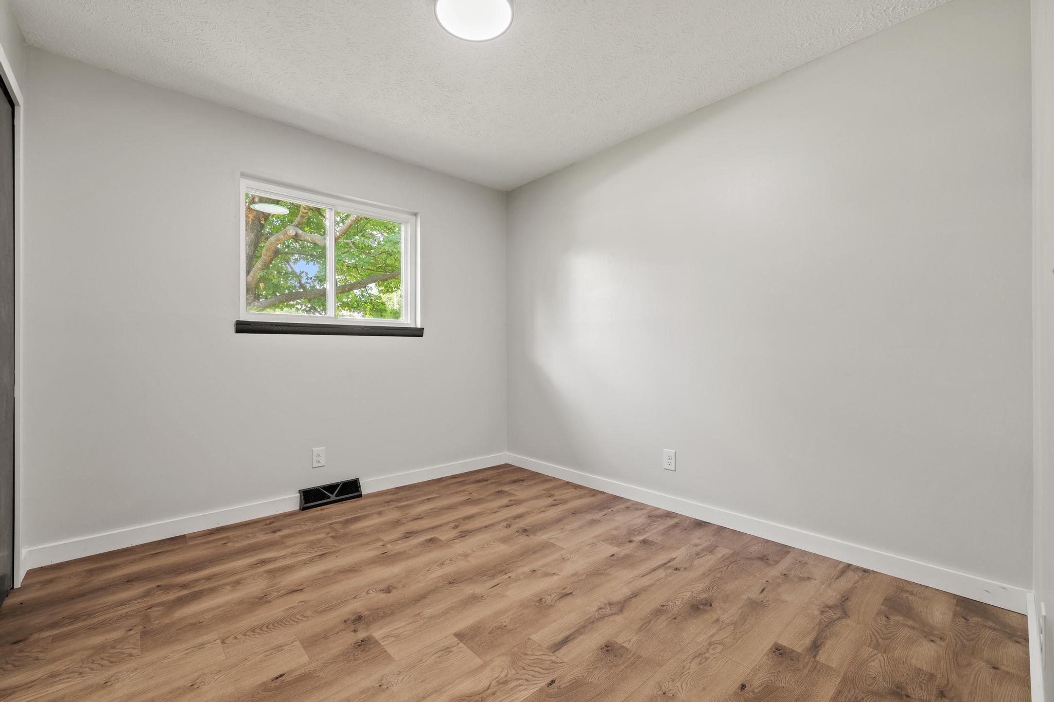 302 West Howard Avenue Property Photo 16