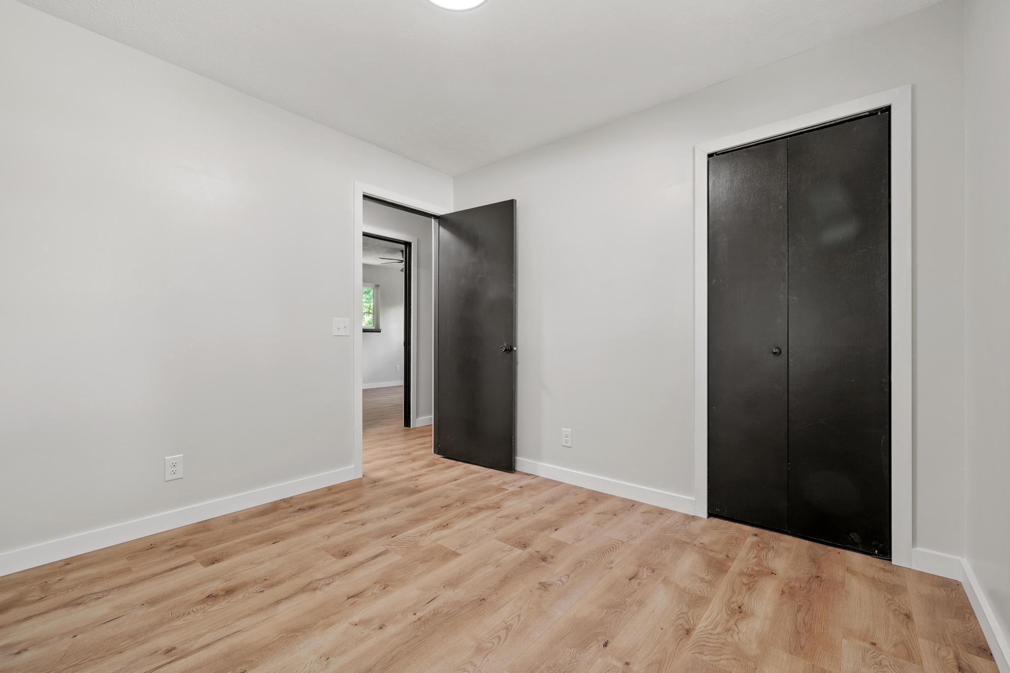 302 West Howard Avenue Property Photo 17